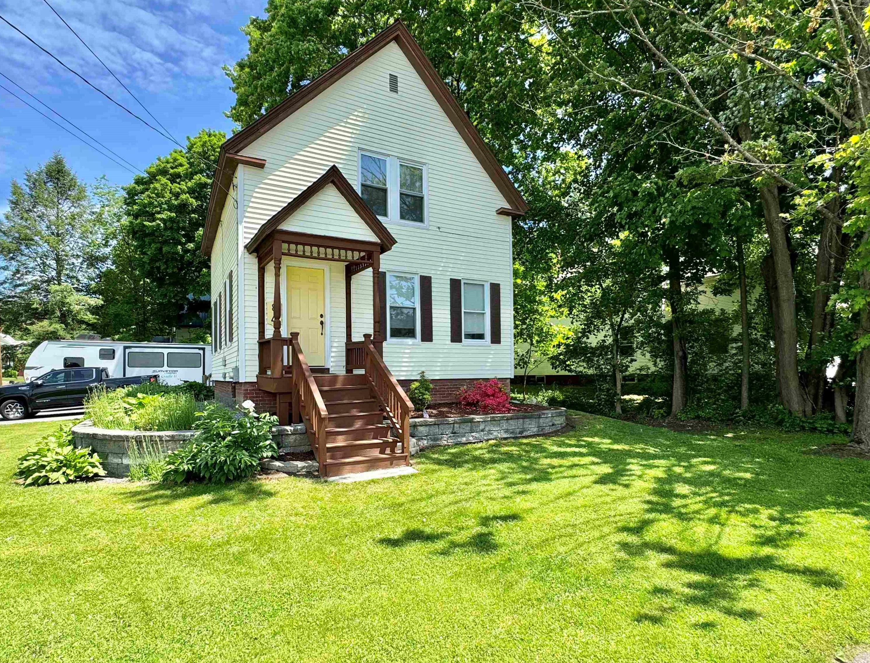 84 Carpenter St, Keene, NH 03431-3810