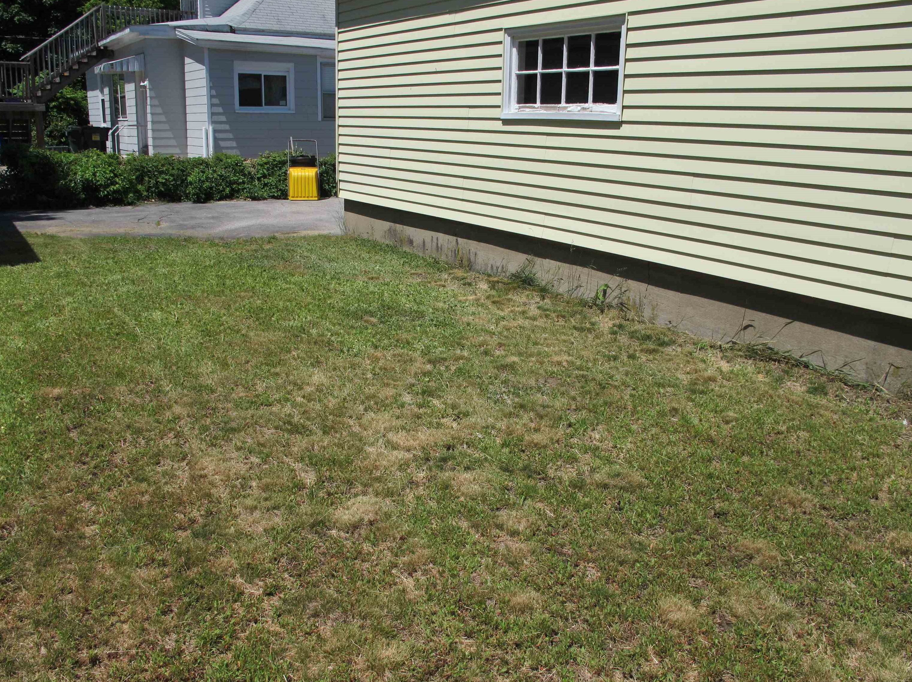 640 Amory St, Manchester NH 03102-3437 exterior