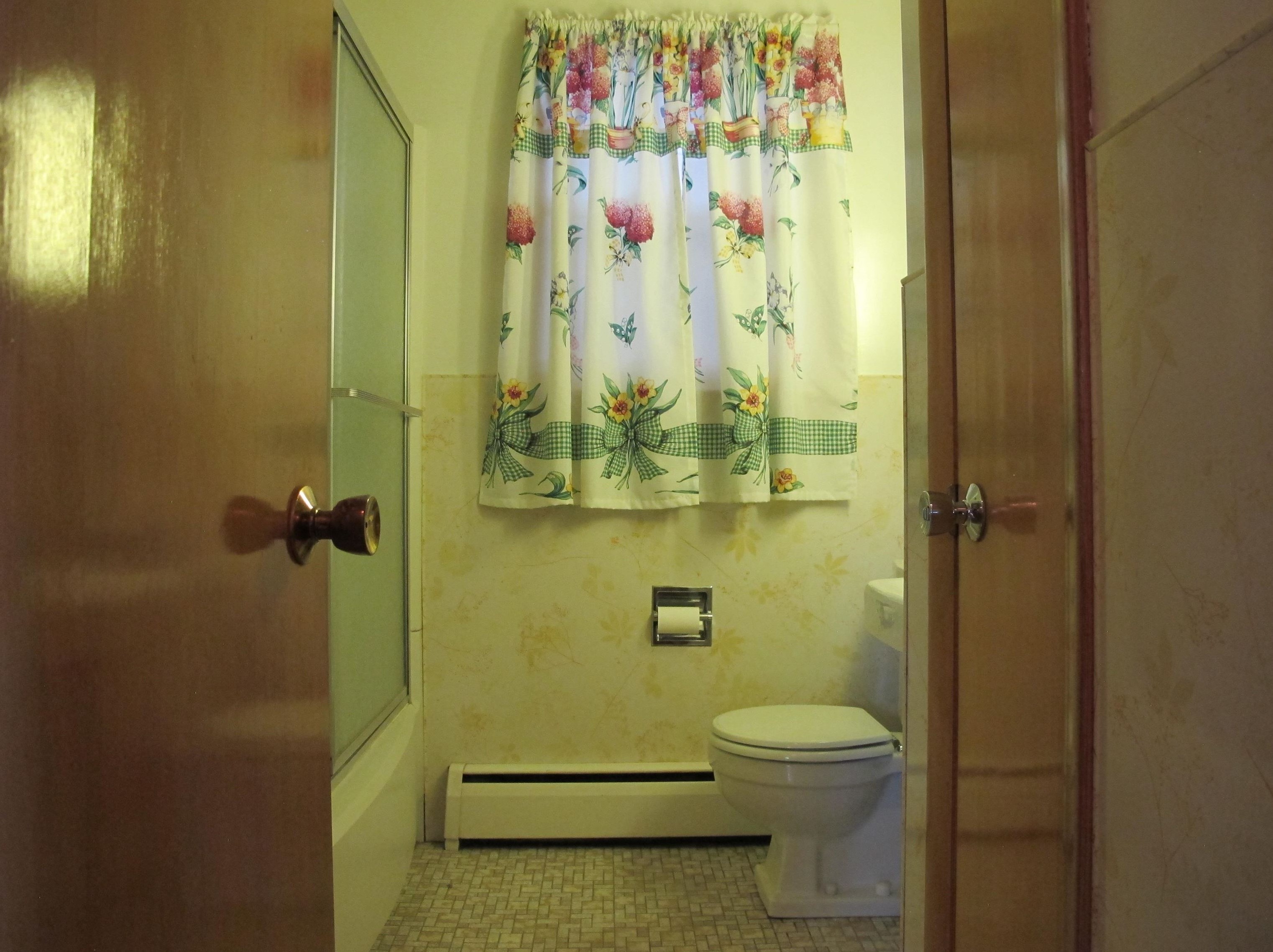 640 Amory St, Manchester NH 03102-3437 exterior