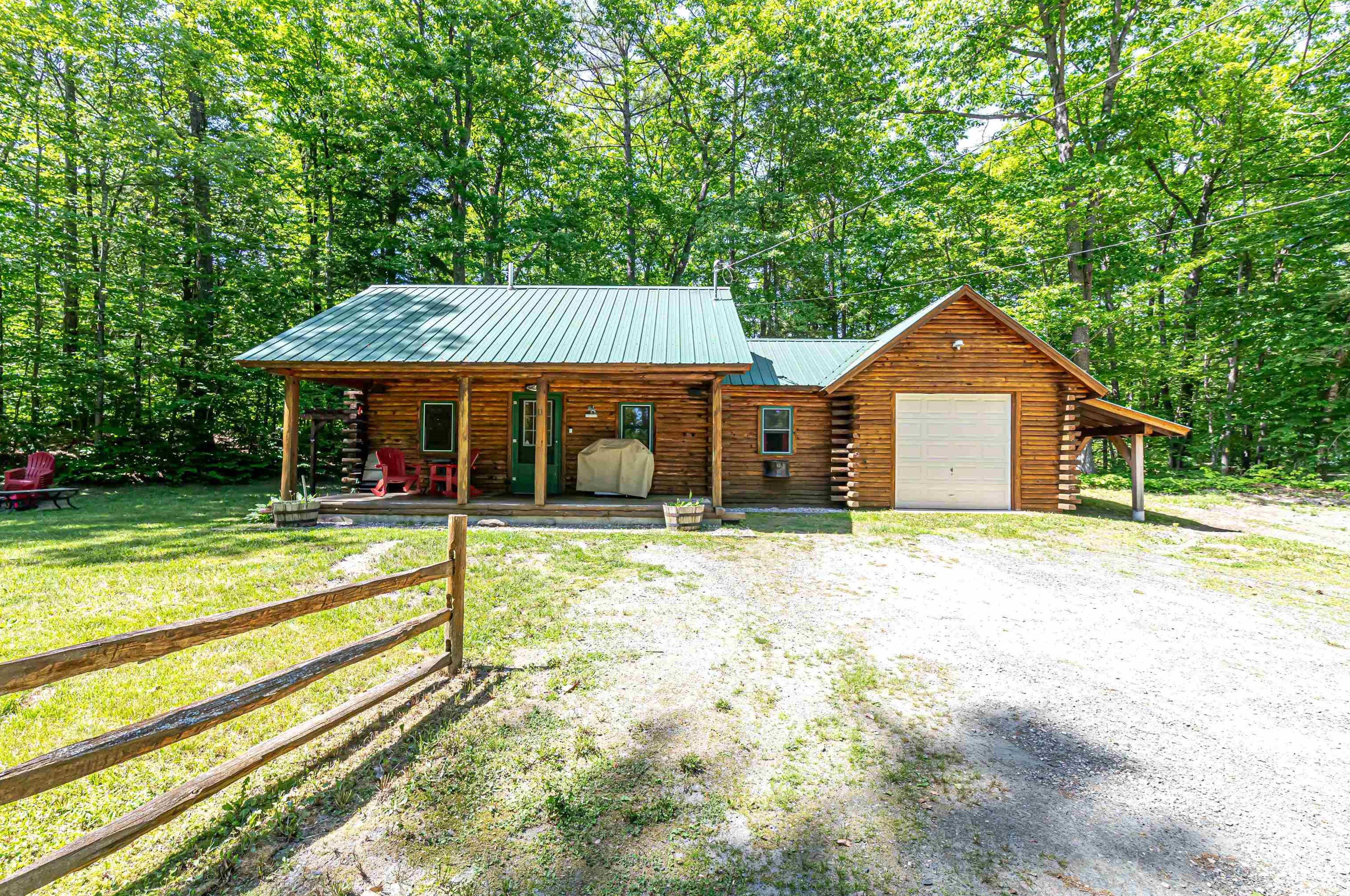 11 Beard Ln, Grafton, NH 03240-3200
