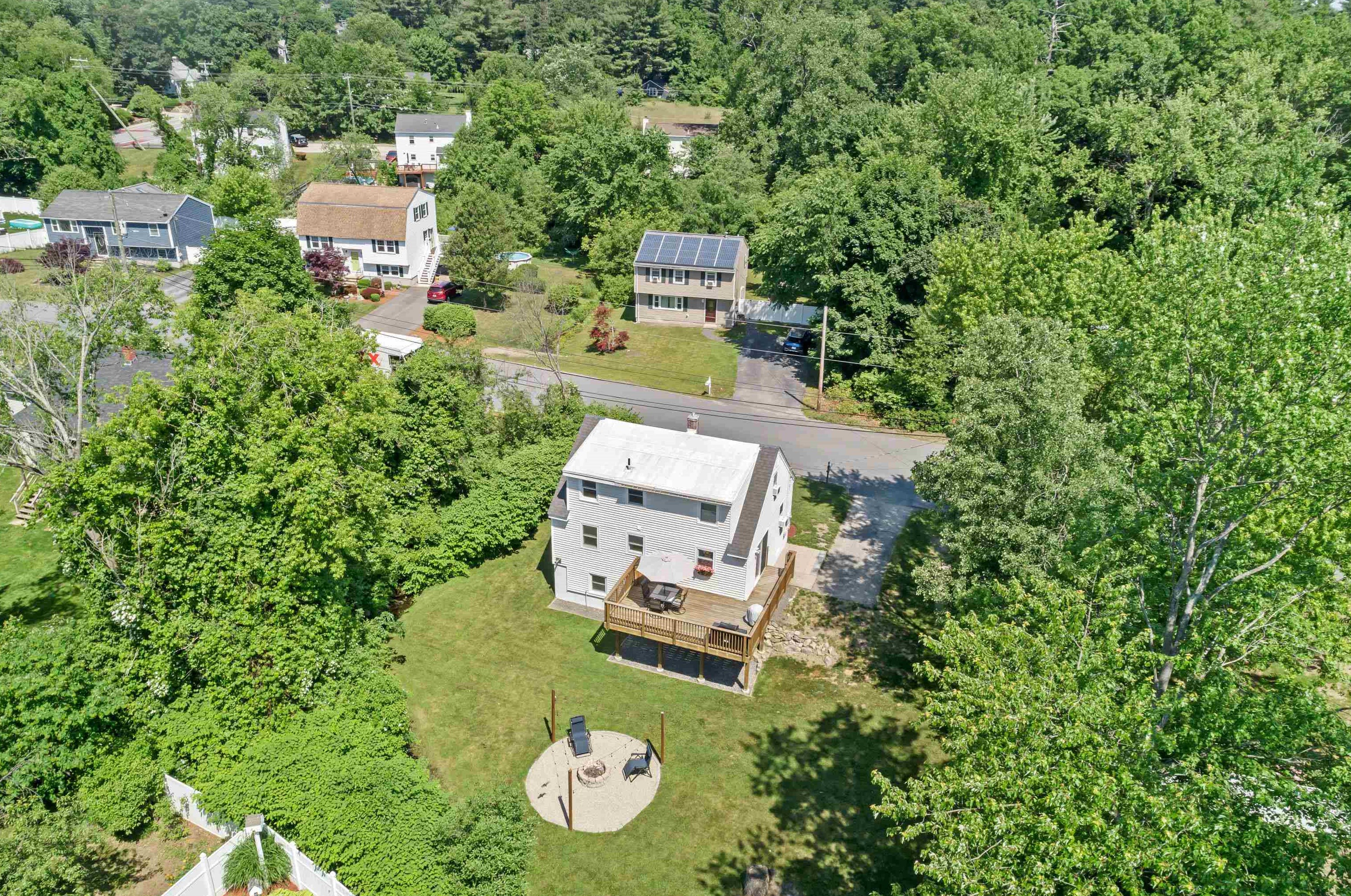 13 Glenwood St, Nashua NH 03060-5216 exterior