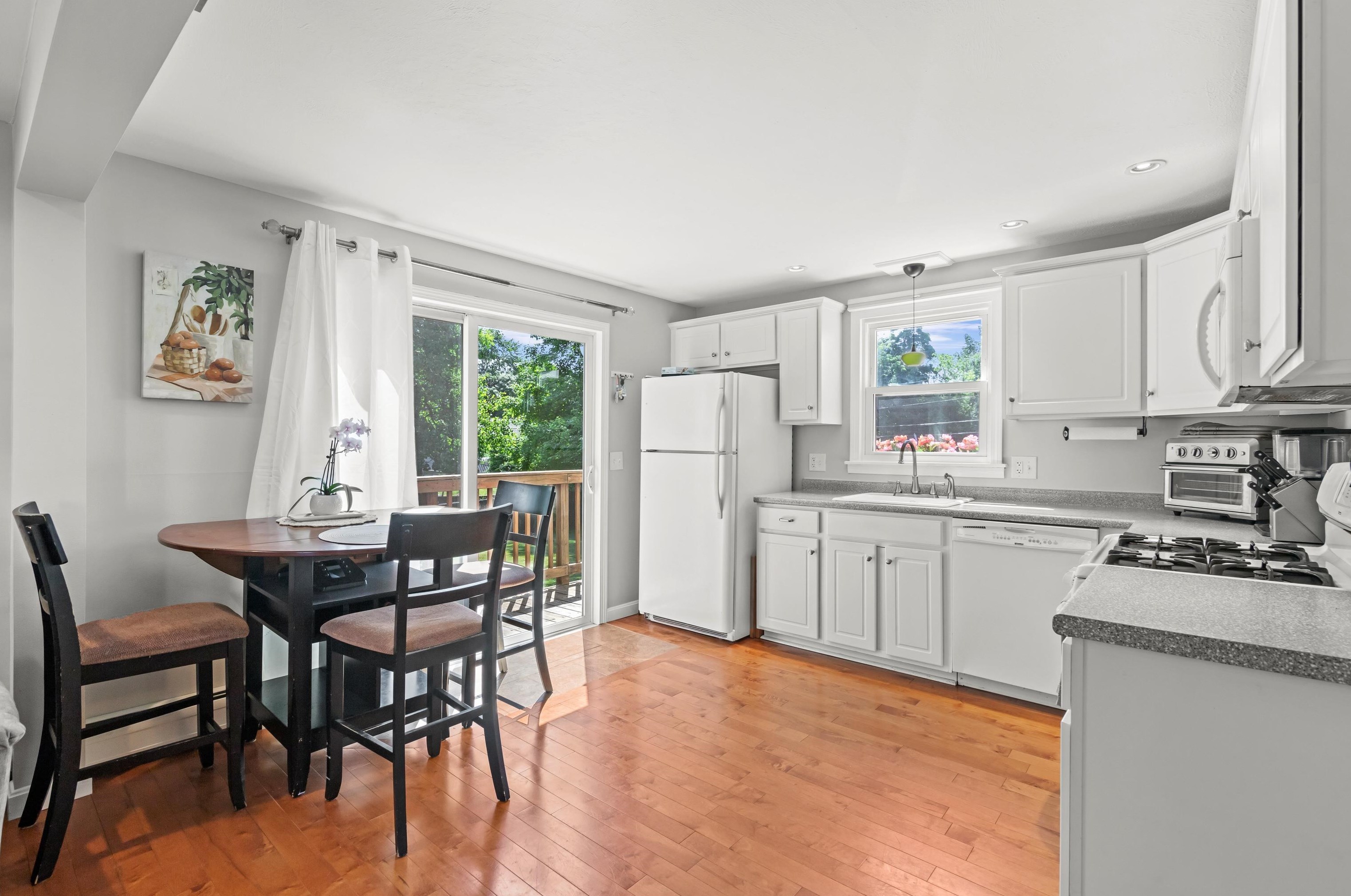 13 Glenwood St, Nashua NH 03060-5216 exterior