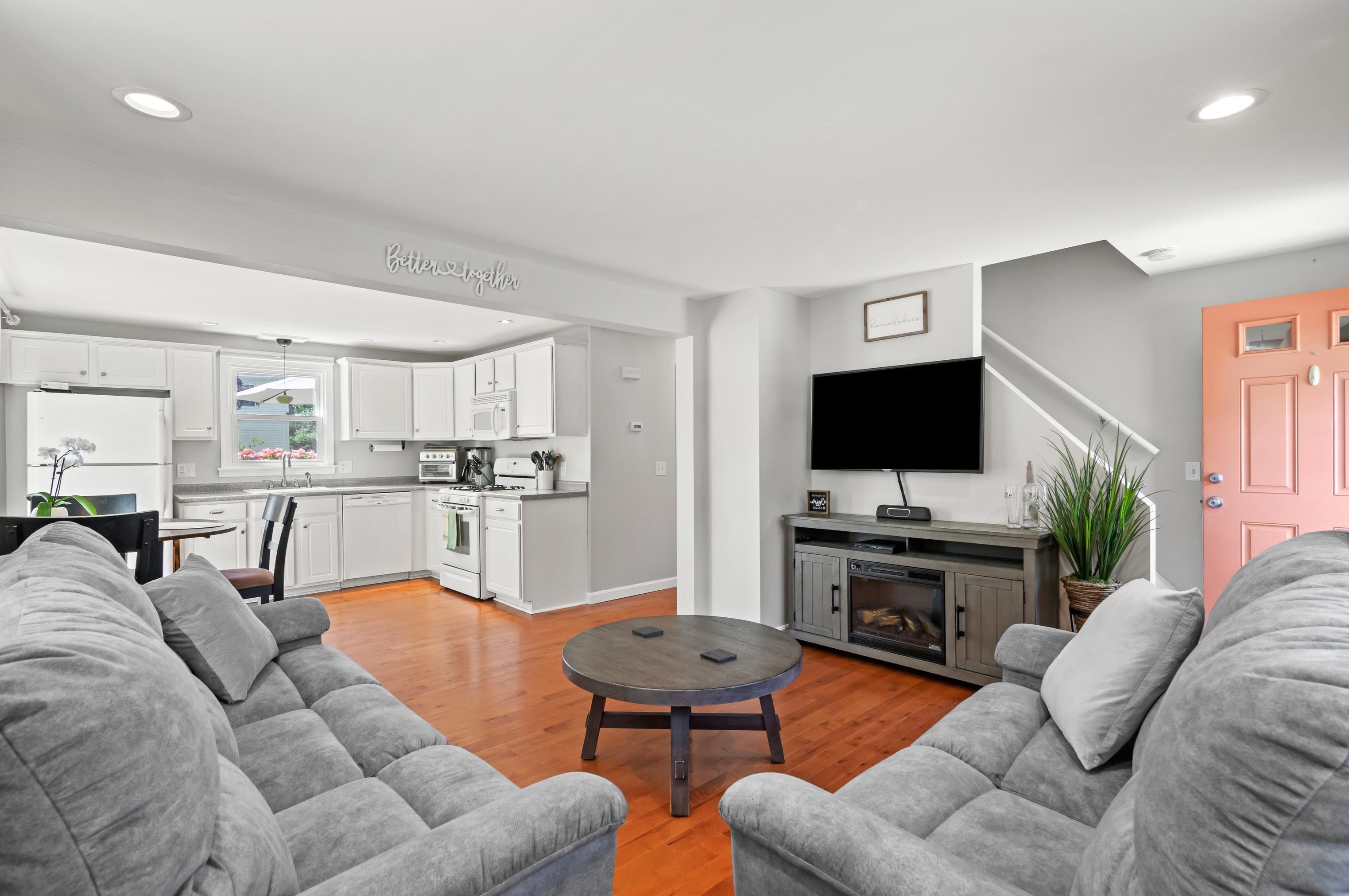 13 Glenwood St, Nashua NH 03060-5216 exterior