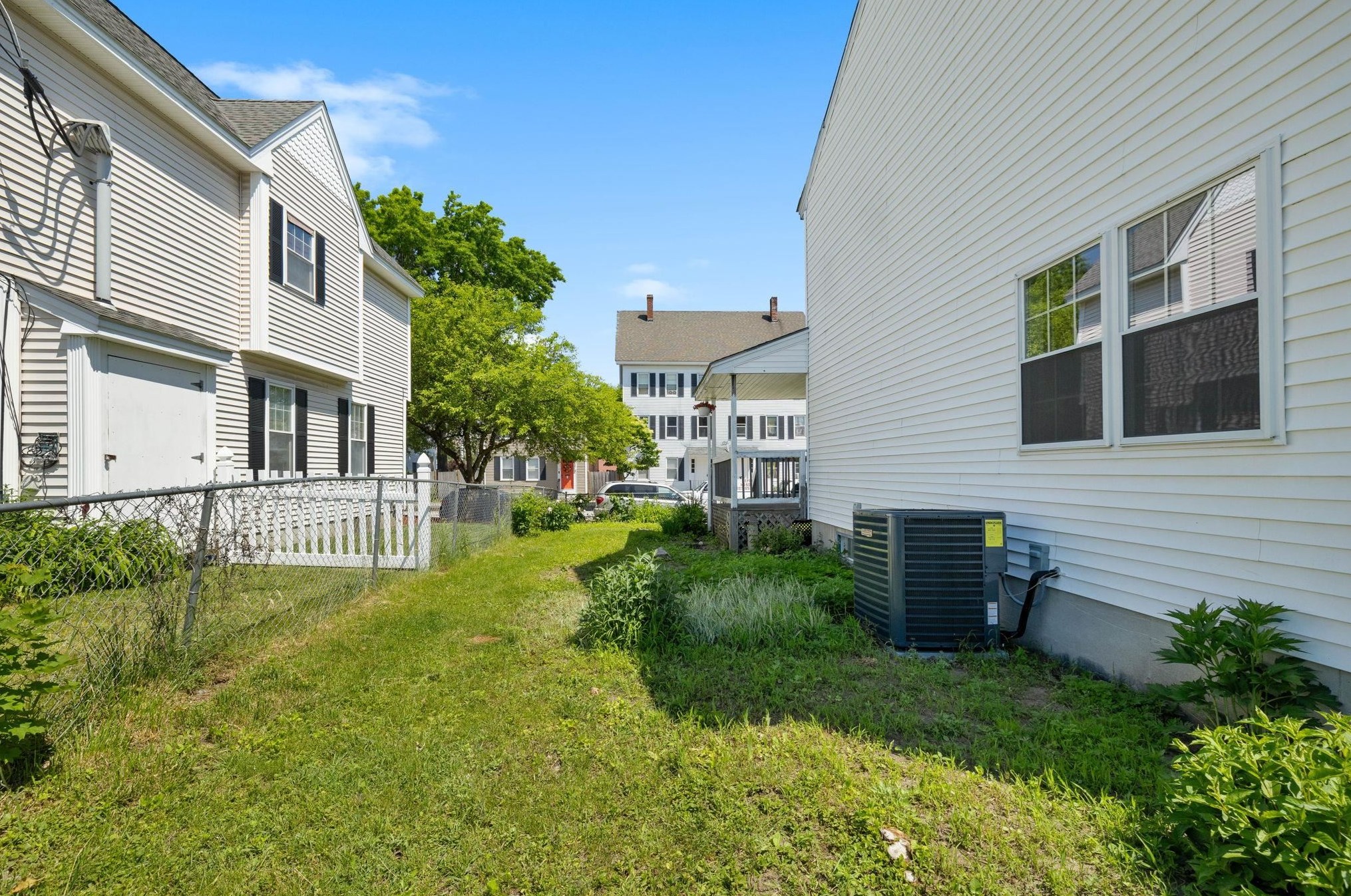 179 Cedar St, Manchester NH 03101-2550 exterior