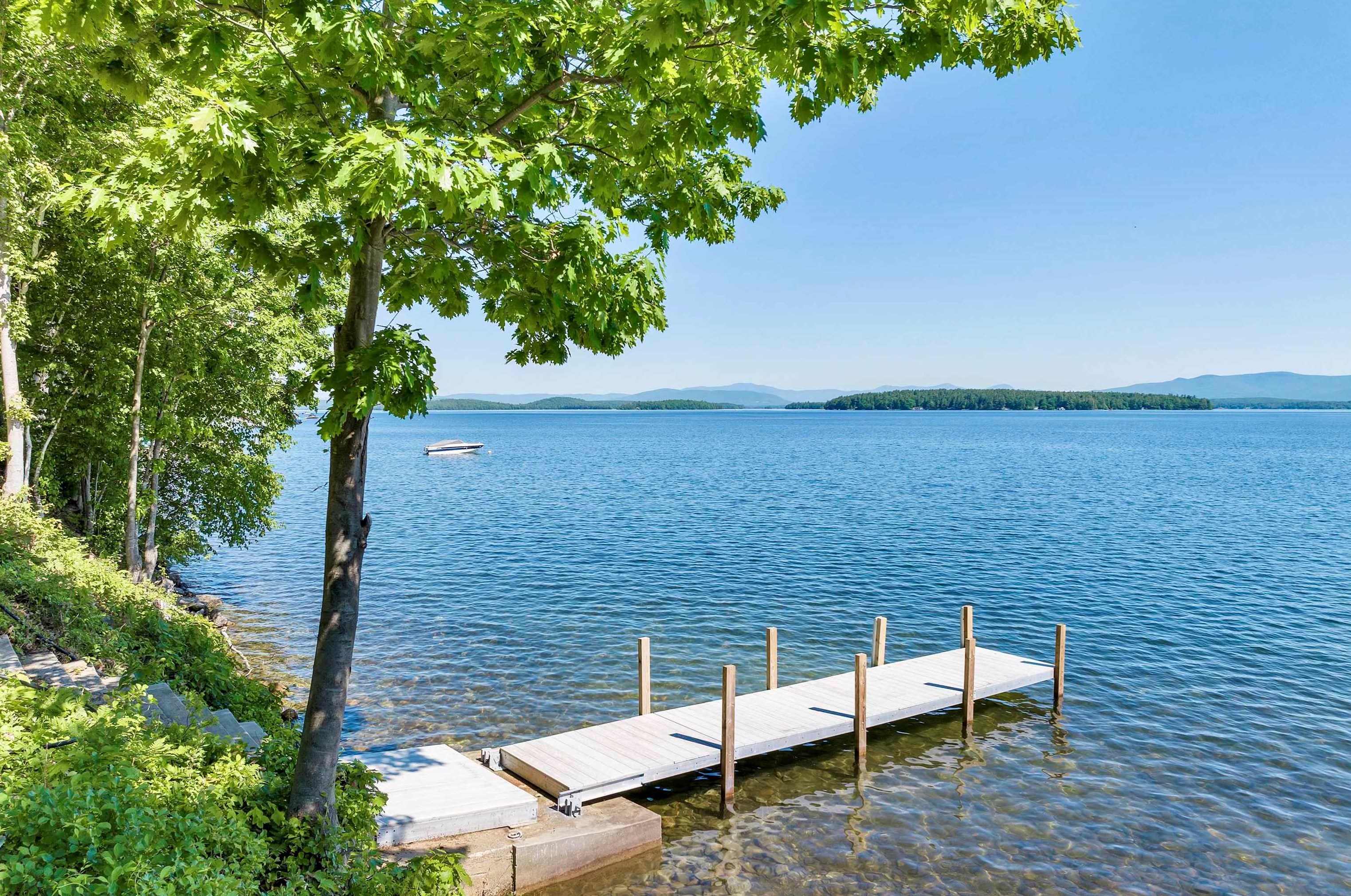 191-192 Scenic Dr, Laconia, NH 03249-7610