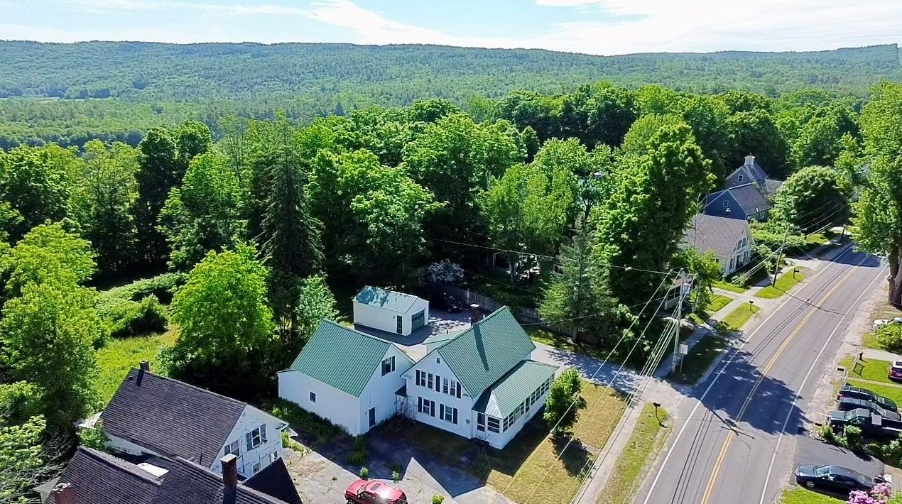 74 Bridge St, Hillsboro, NH 03244