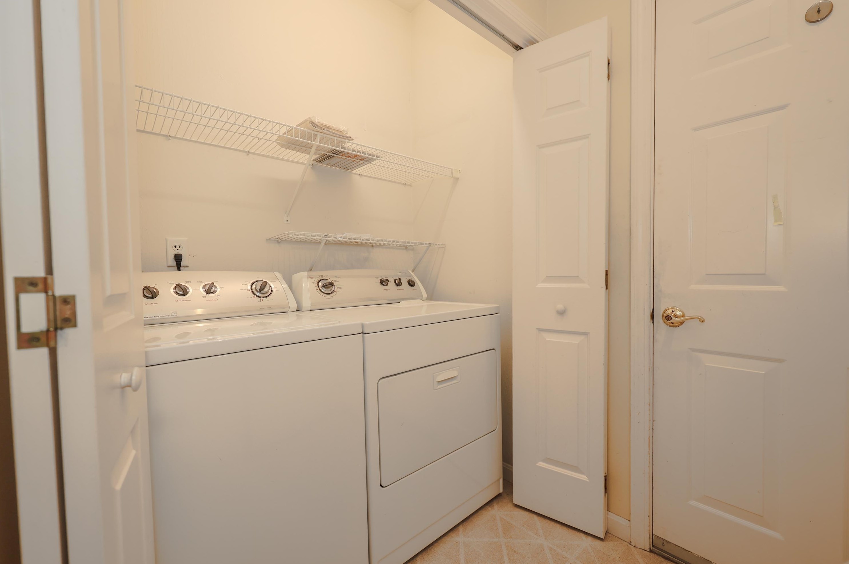 5 Sandpiper Ln, Merrimack NH 03054-4875 exterior