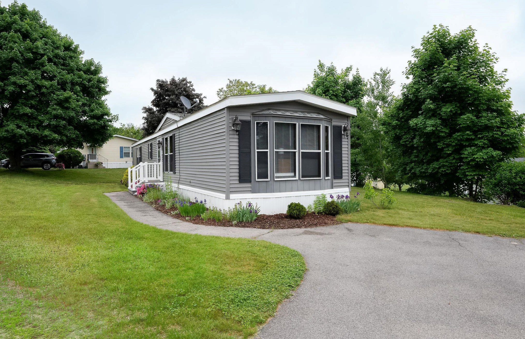 7 Cherokee Way, Rochester, NH 03867 exterior