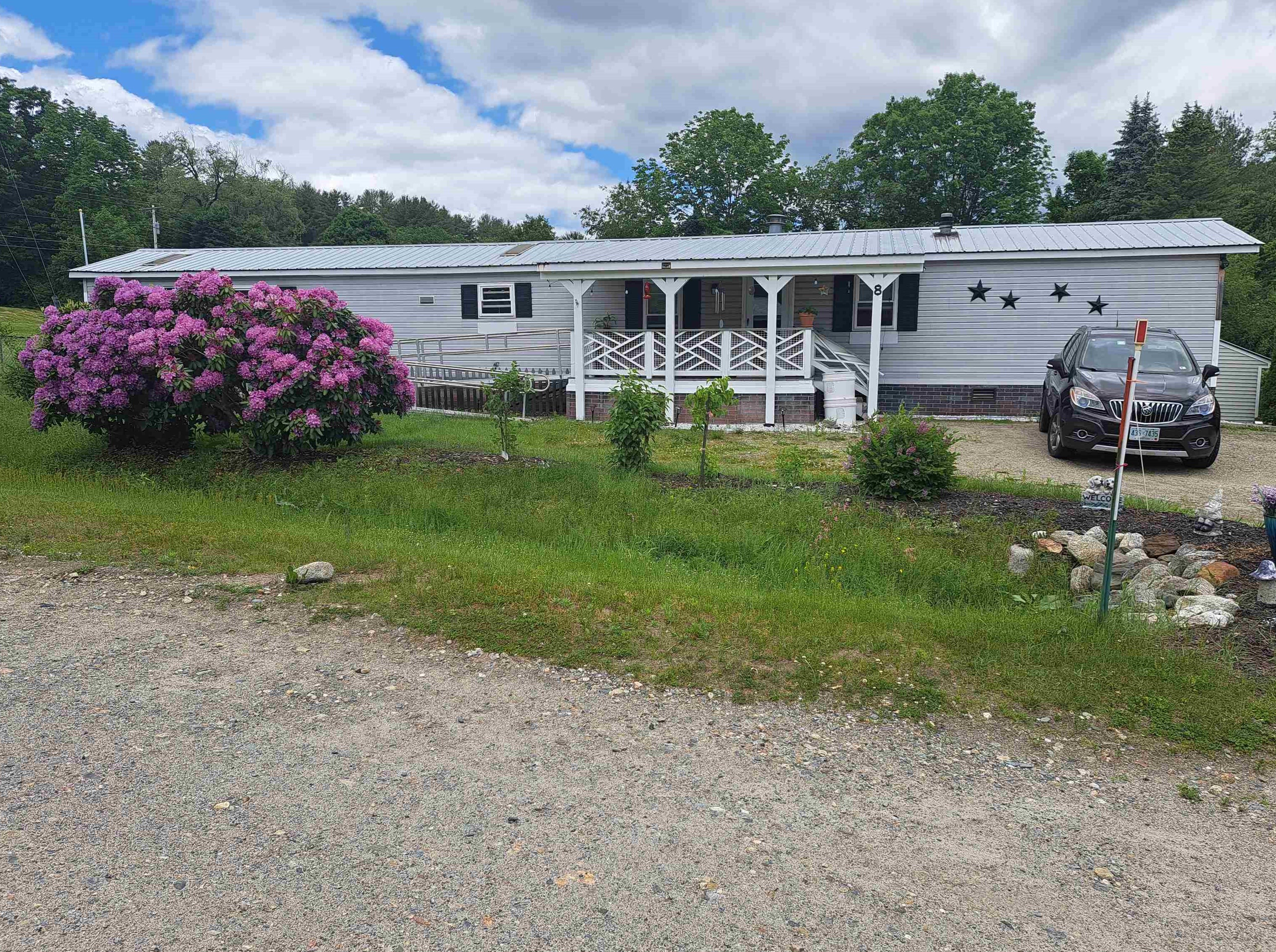 8 Raymond Pl, Unity, NH 03743 exterior