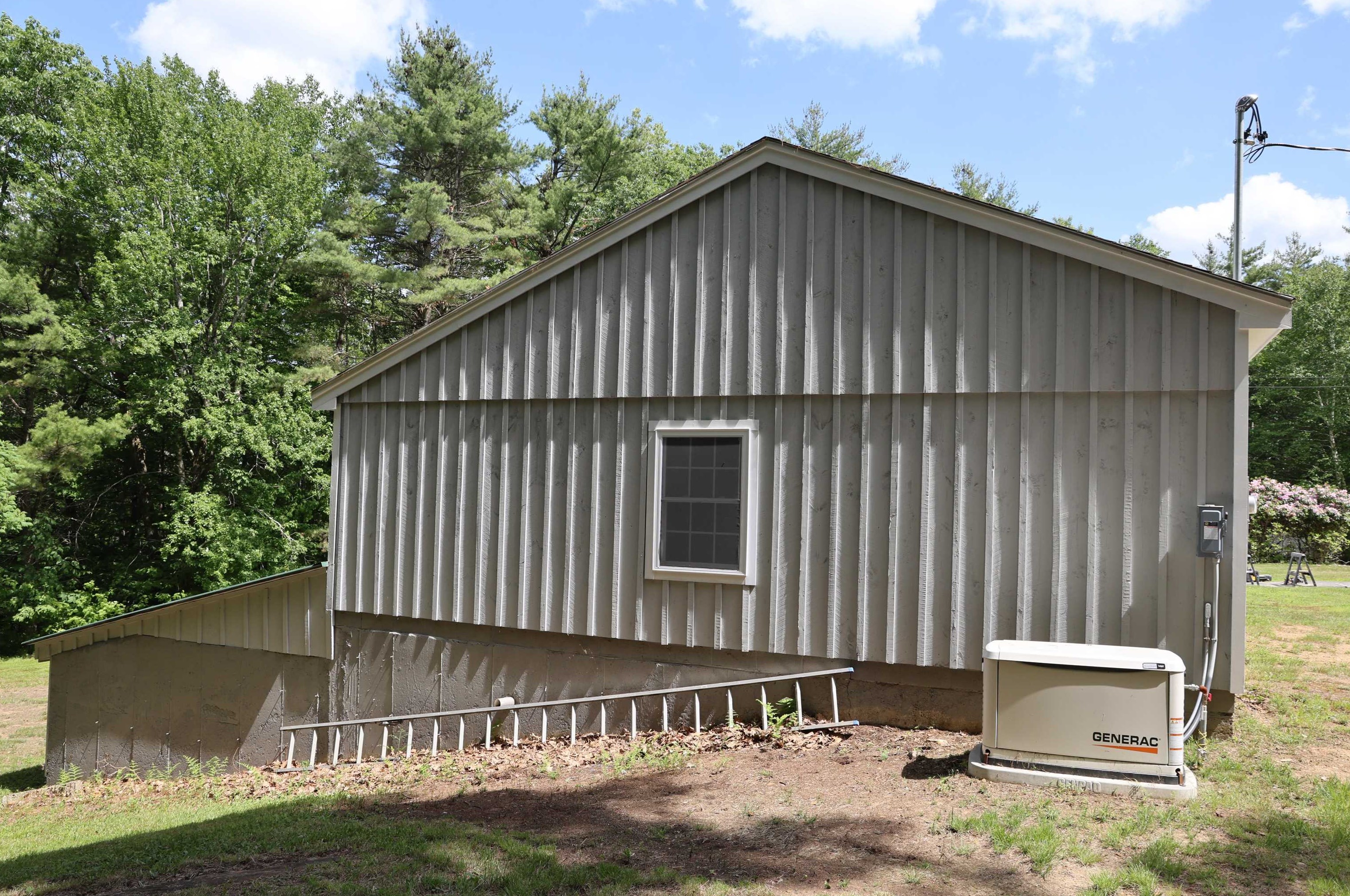 64 Sunset Dr, Northwood NH  03261-3613 exterior