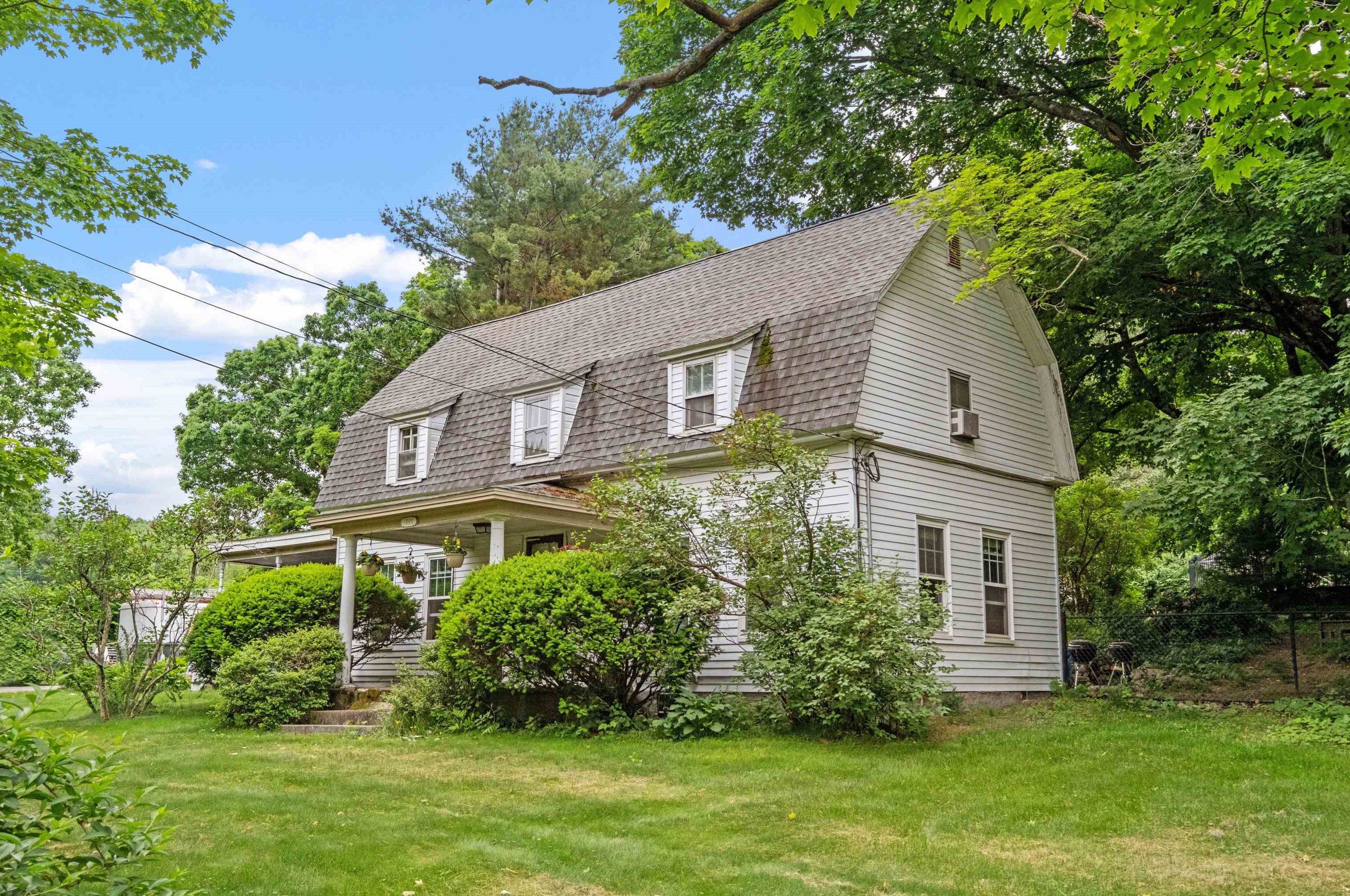 12 Old Gage Hill Rd, Pelham, NH 03076-2843