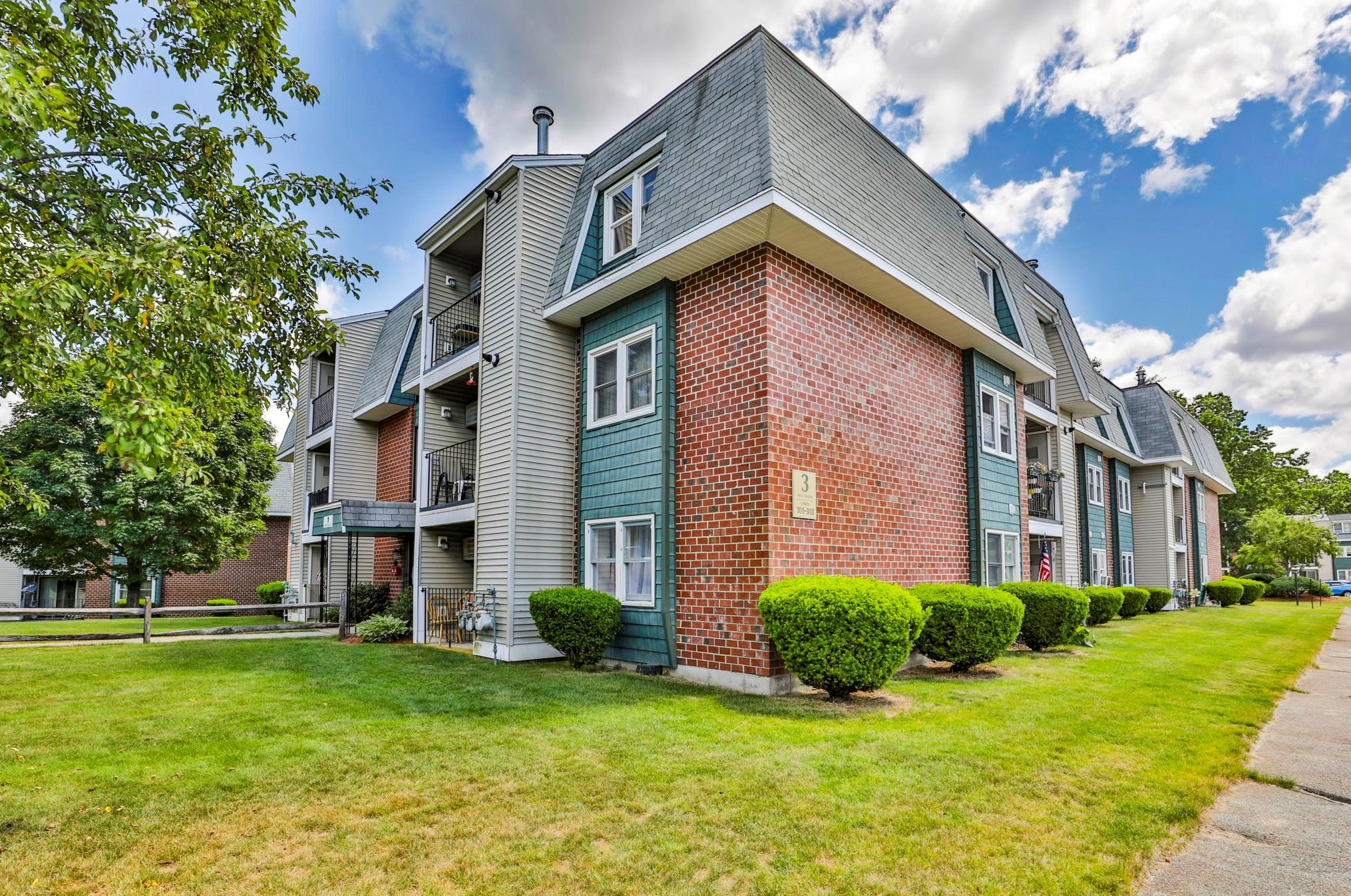 3 New Haven Dr, Nashua, NH 03063 exterior