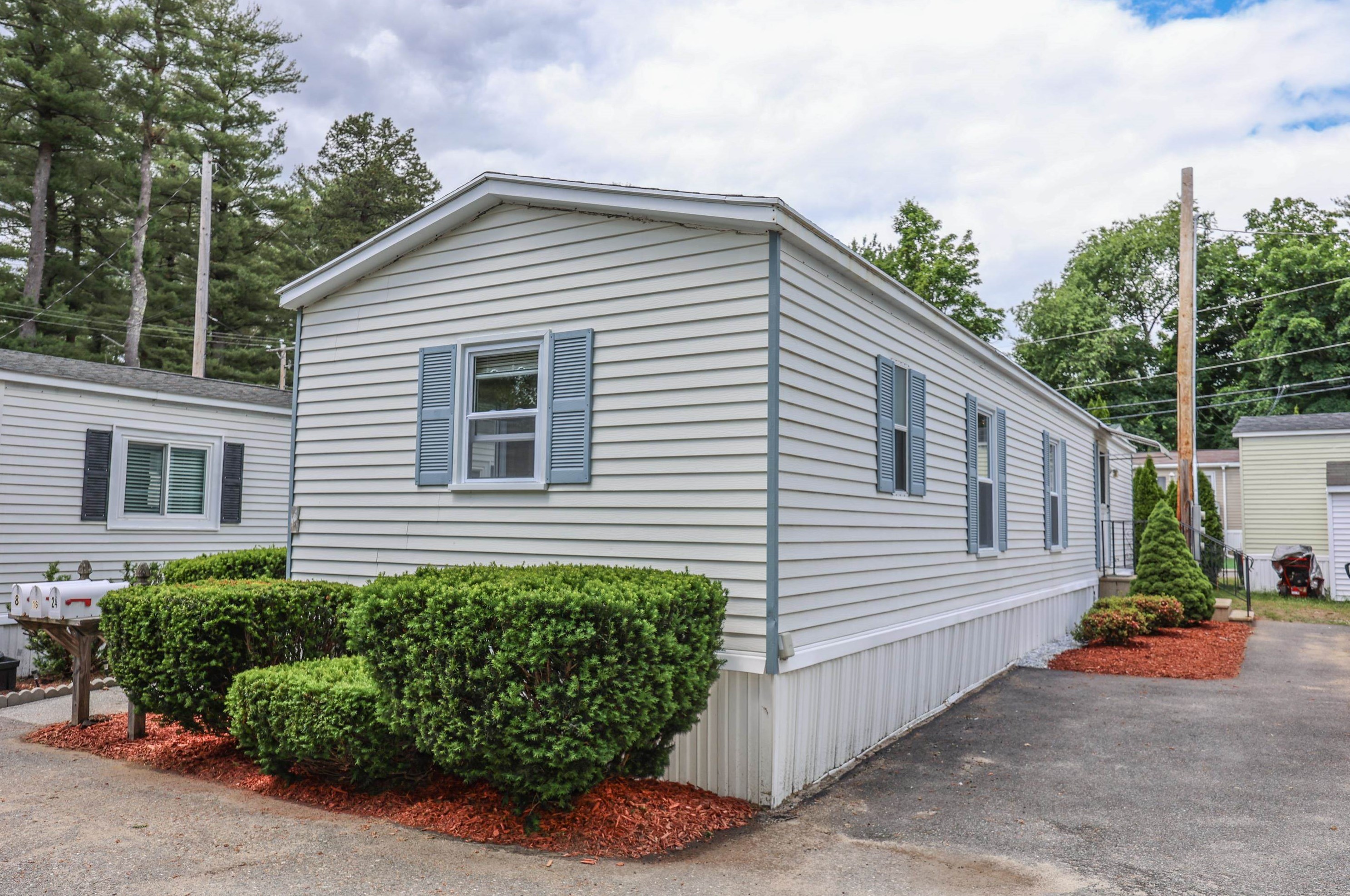 16 Milky Way, Manchester, NH 03109-5082