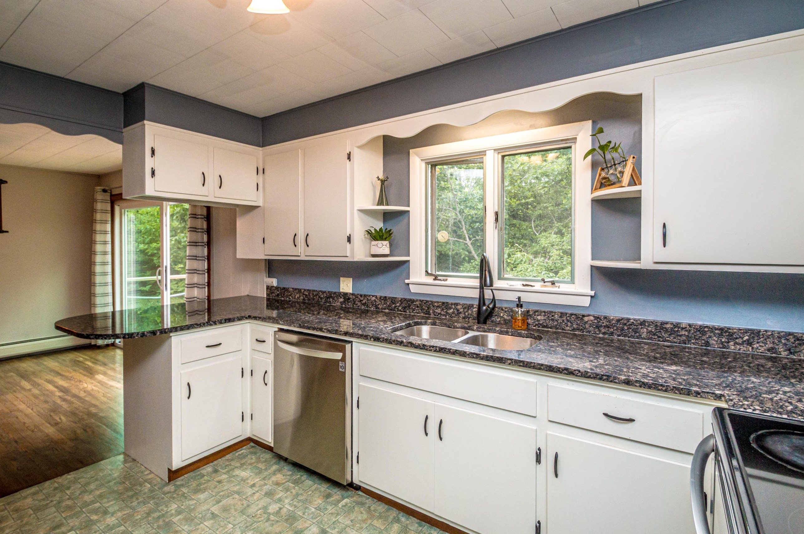 1127 Conway Rd, Madison, NH 03849-5625