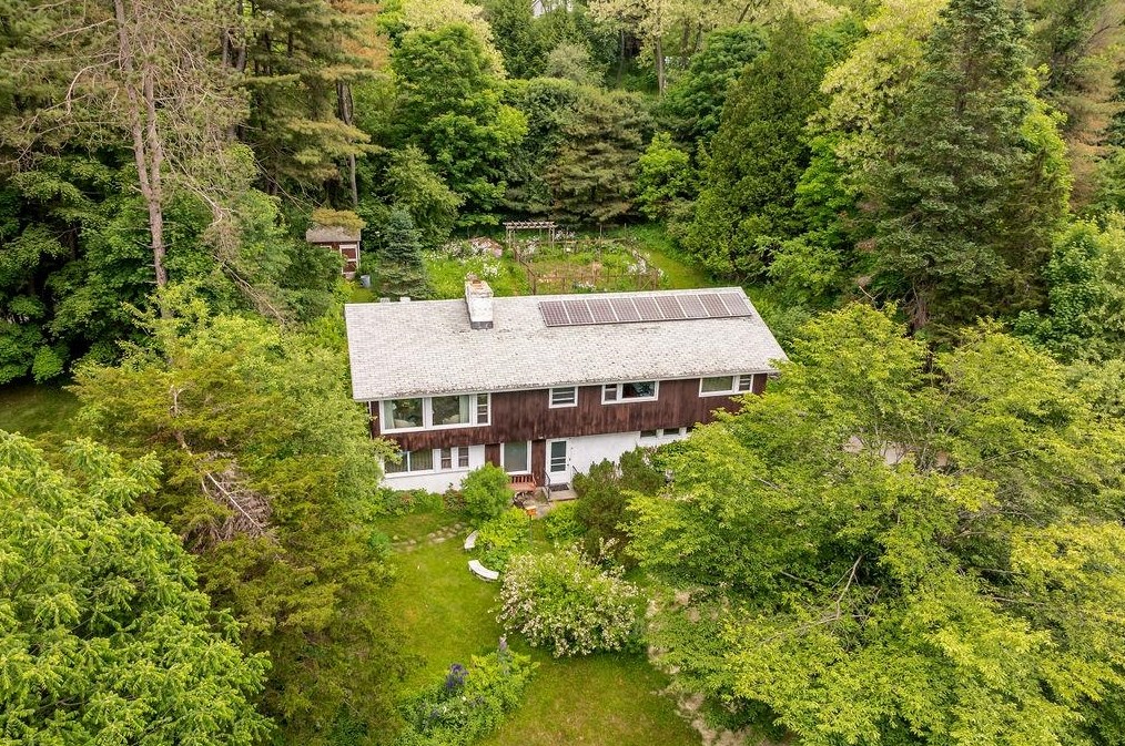 6 Mitchell Ln, Hanover NH 03755-2419 exterior