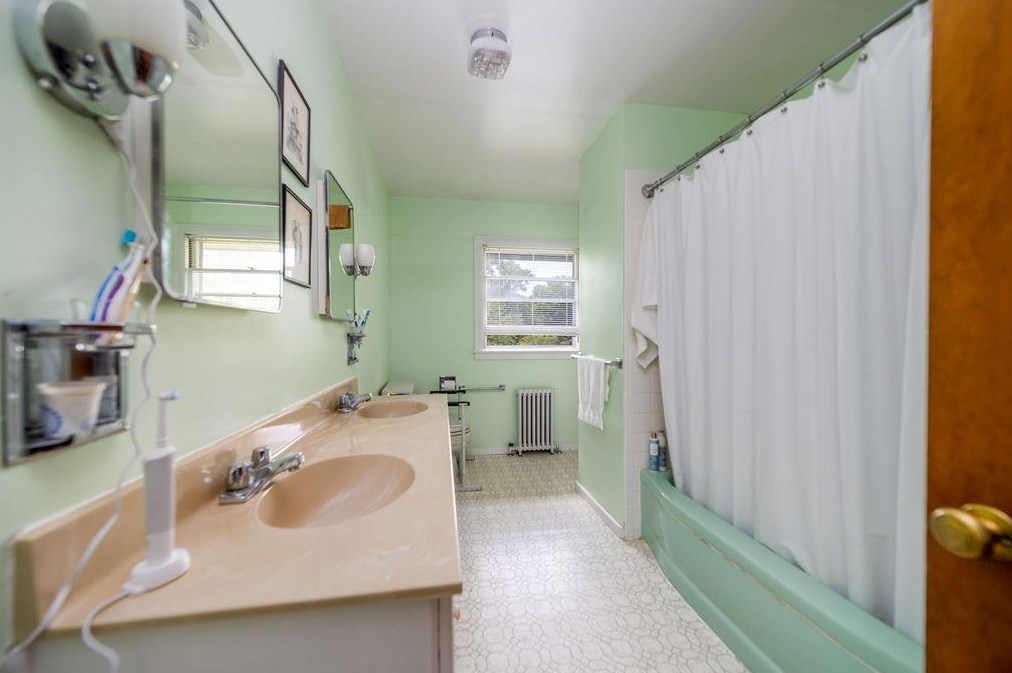 6 Mitchell Ln, Hanover NH 03755-2419 exterior