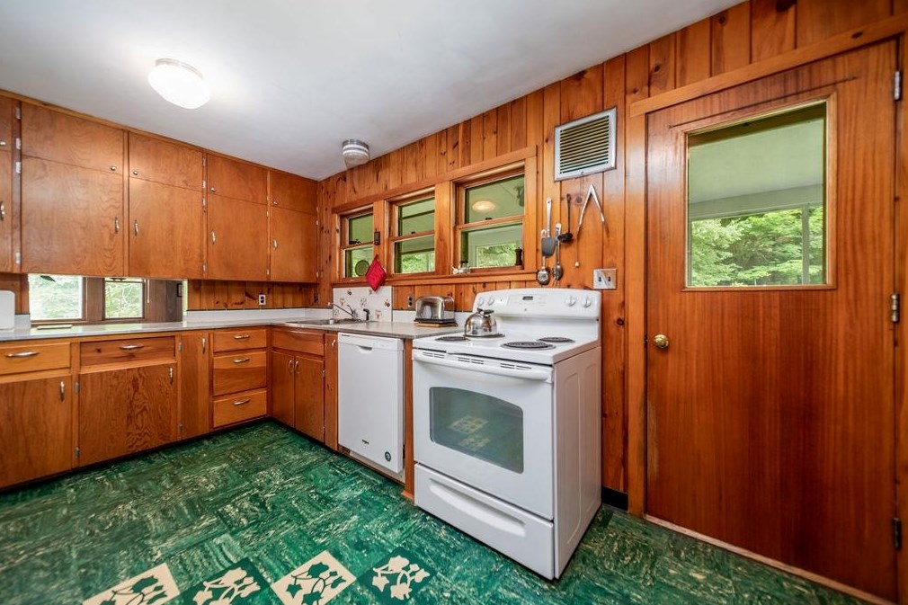 6 Mitchell Ln, Hanover NH 03755-2419 exterior