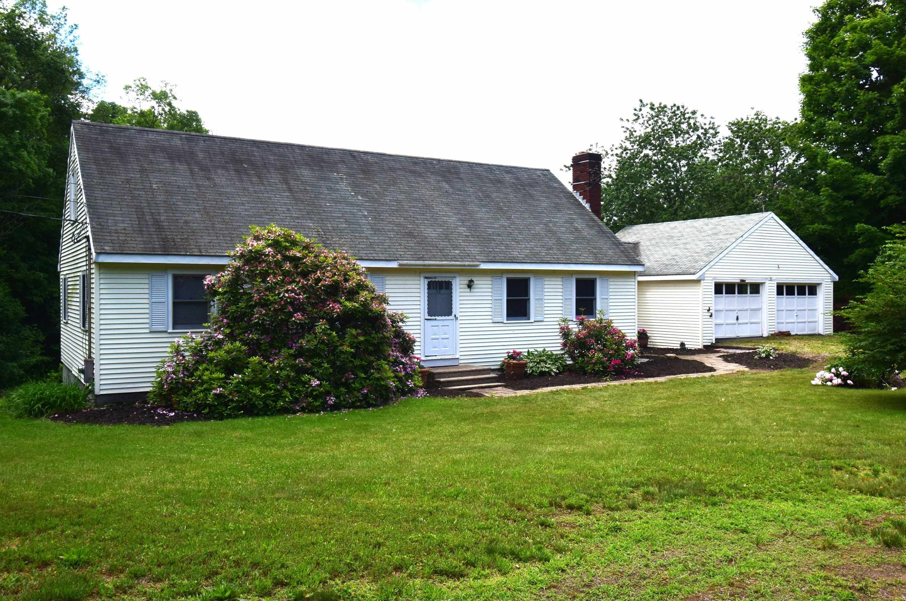 52 Highland St, Kingston, NH 03848