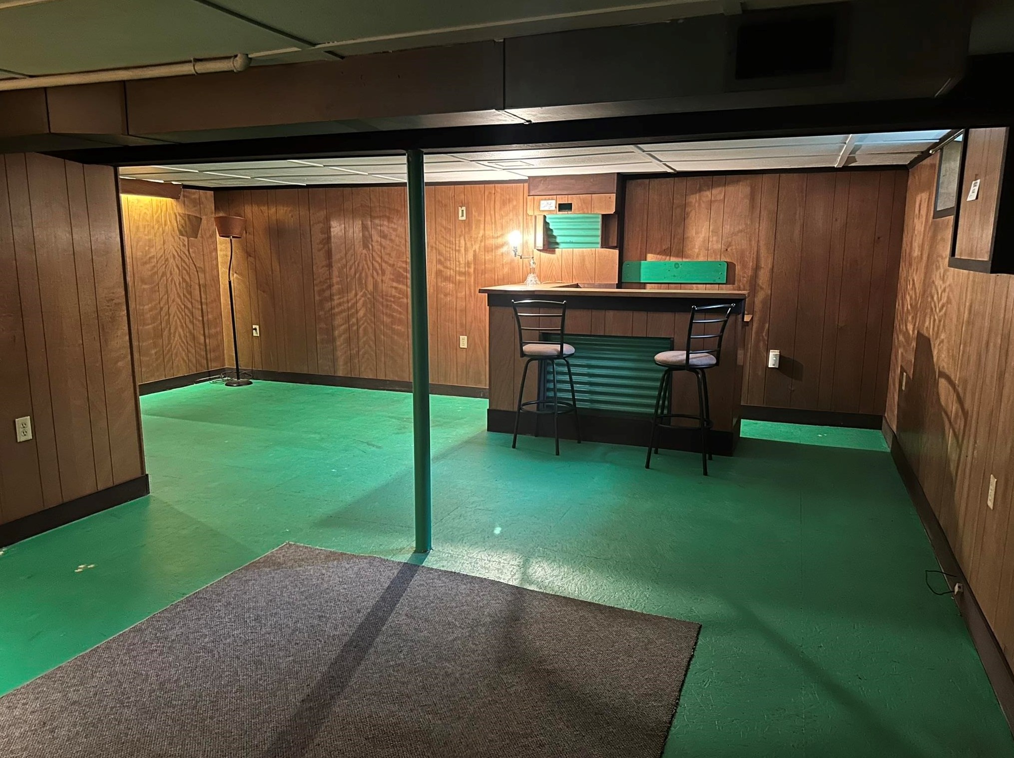 99 Lois St, Manchester NH 03103-3078 exterior