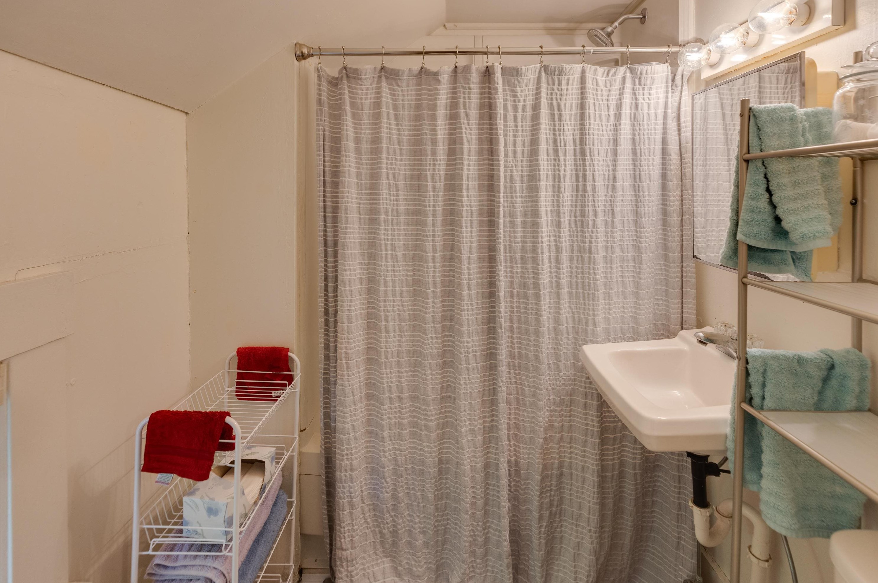 54 Highland St, Bridgewater NH 03264-3601 exterior