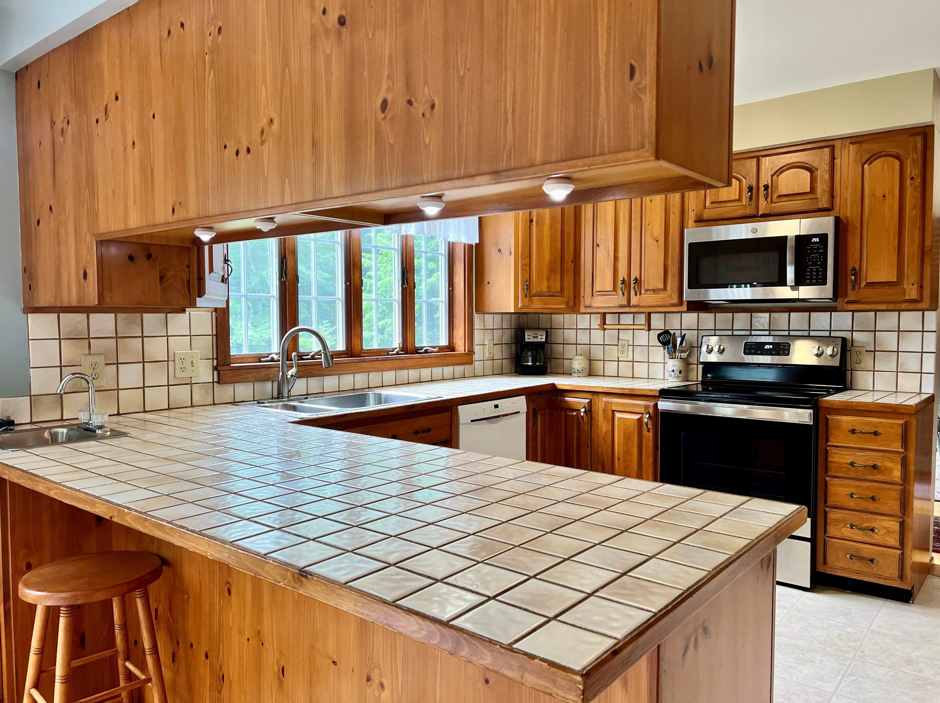 109 Jenness Pond Rd, Pittsfield NH 03263-3501 exterior