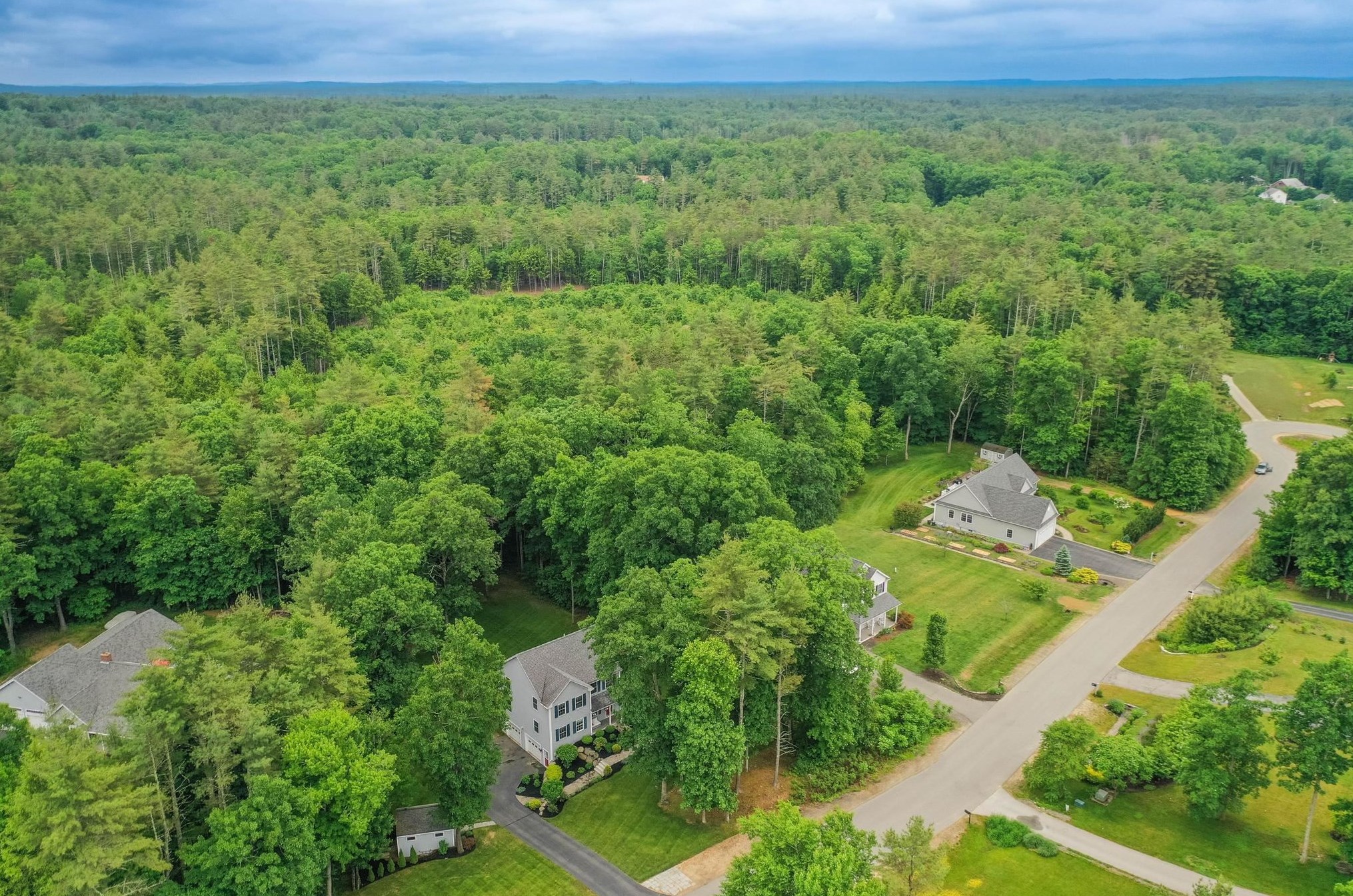 4 Saddle Brook Ln, Epping, NH 03042 exterior