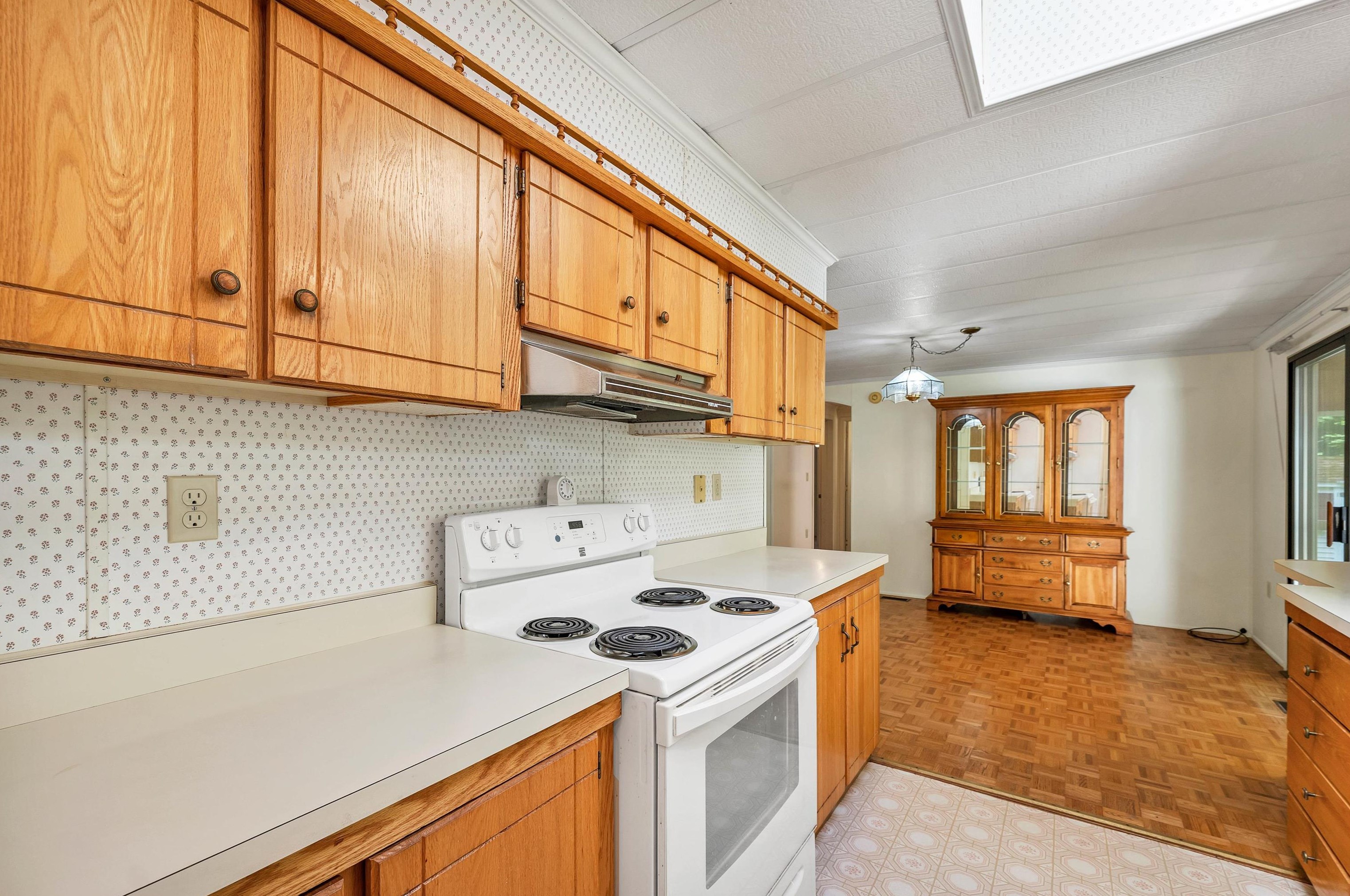 30 Birch Hl Est Rd, Tuftonboro NH  03894-4808 exterior