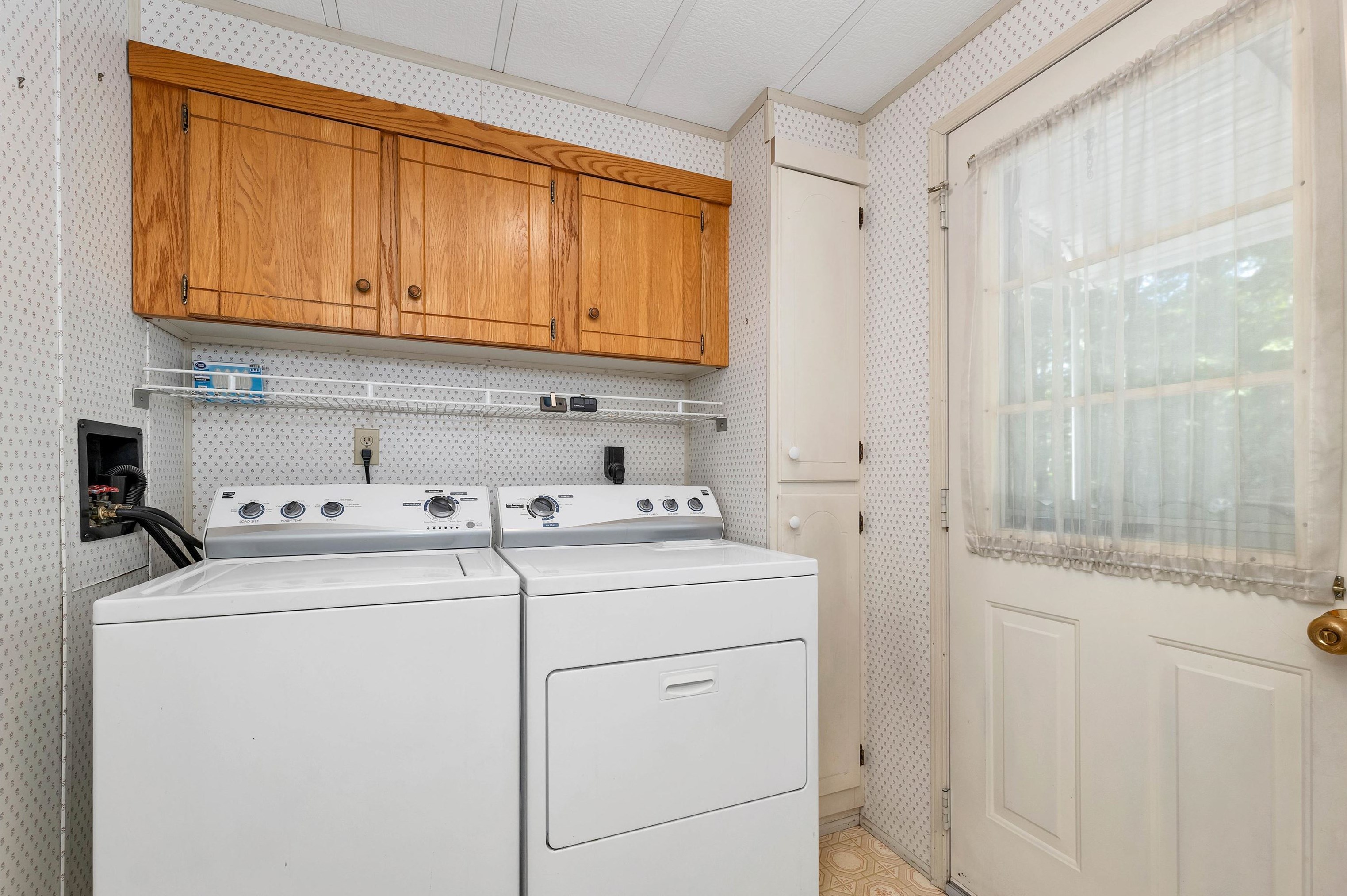 30 Birch Hl Est Rd, Tuftonboro NH  03894-4808 exterior