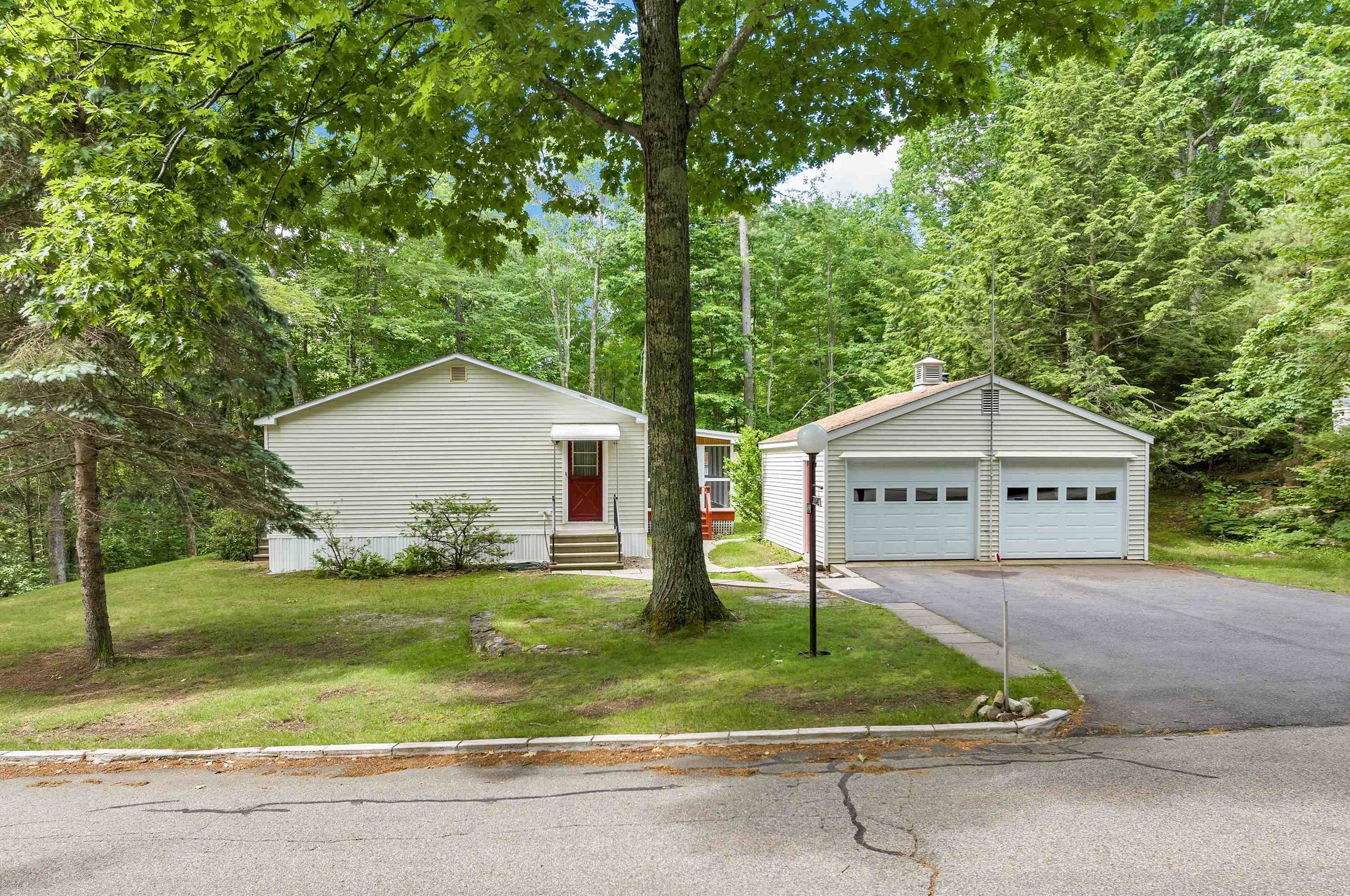 30 Birch Hl Est Rd, Tuftonboro NH  03894-4808 exterior