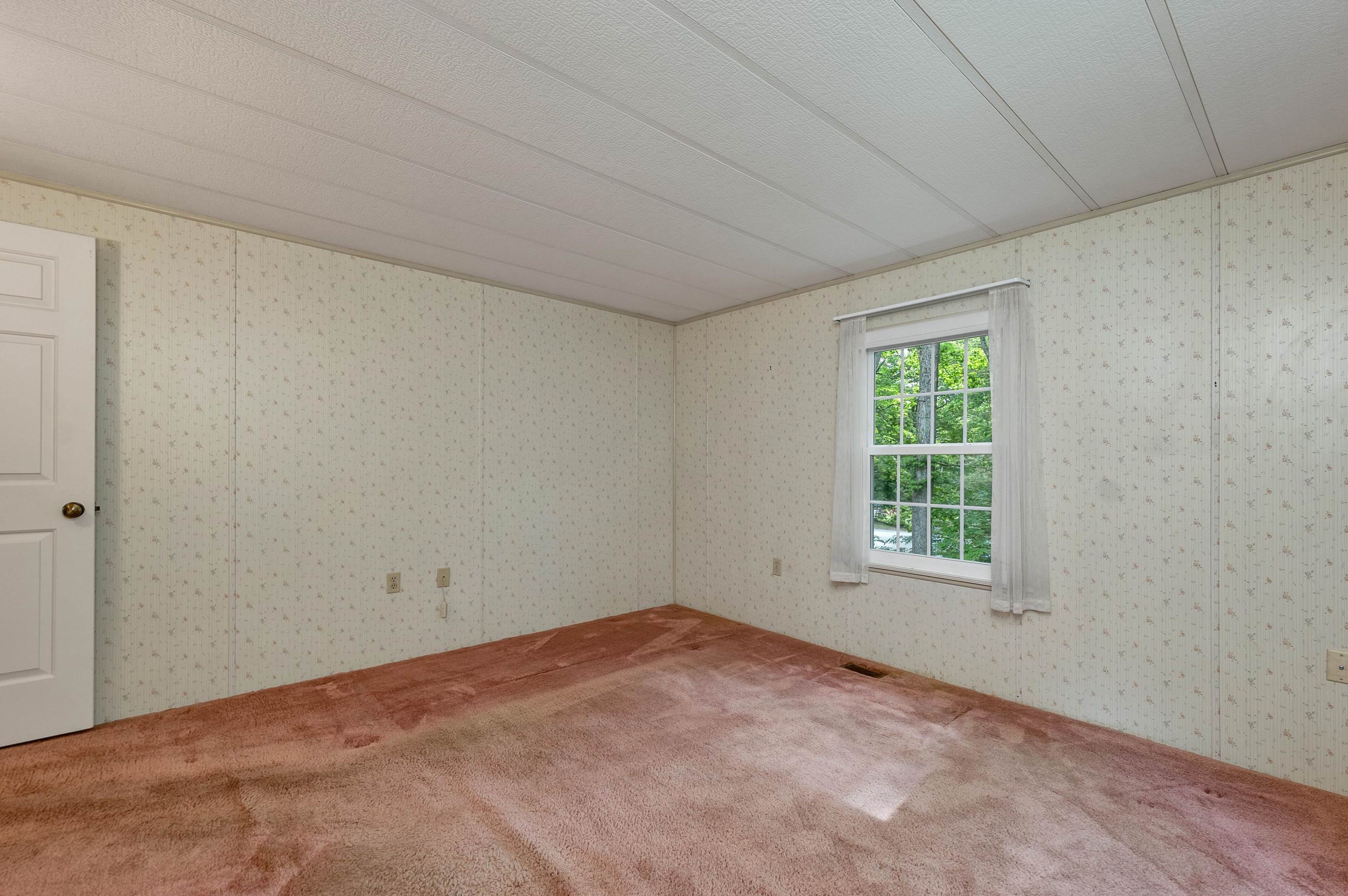 30 Birch Hl Est Rd, Tuftonboro NH  03894-4808 exterior