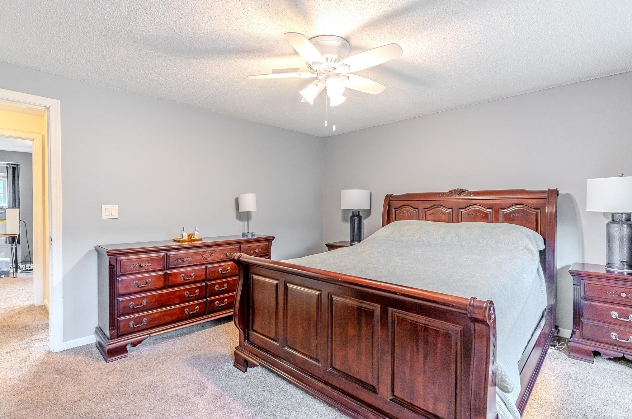 40 Sentry Way, Merrimack NH 03054-4407 exterior