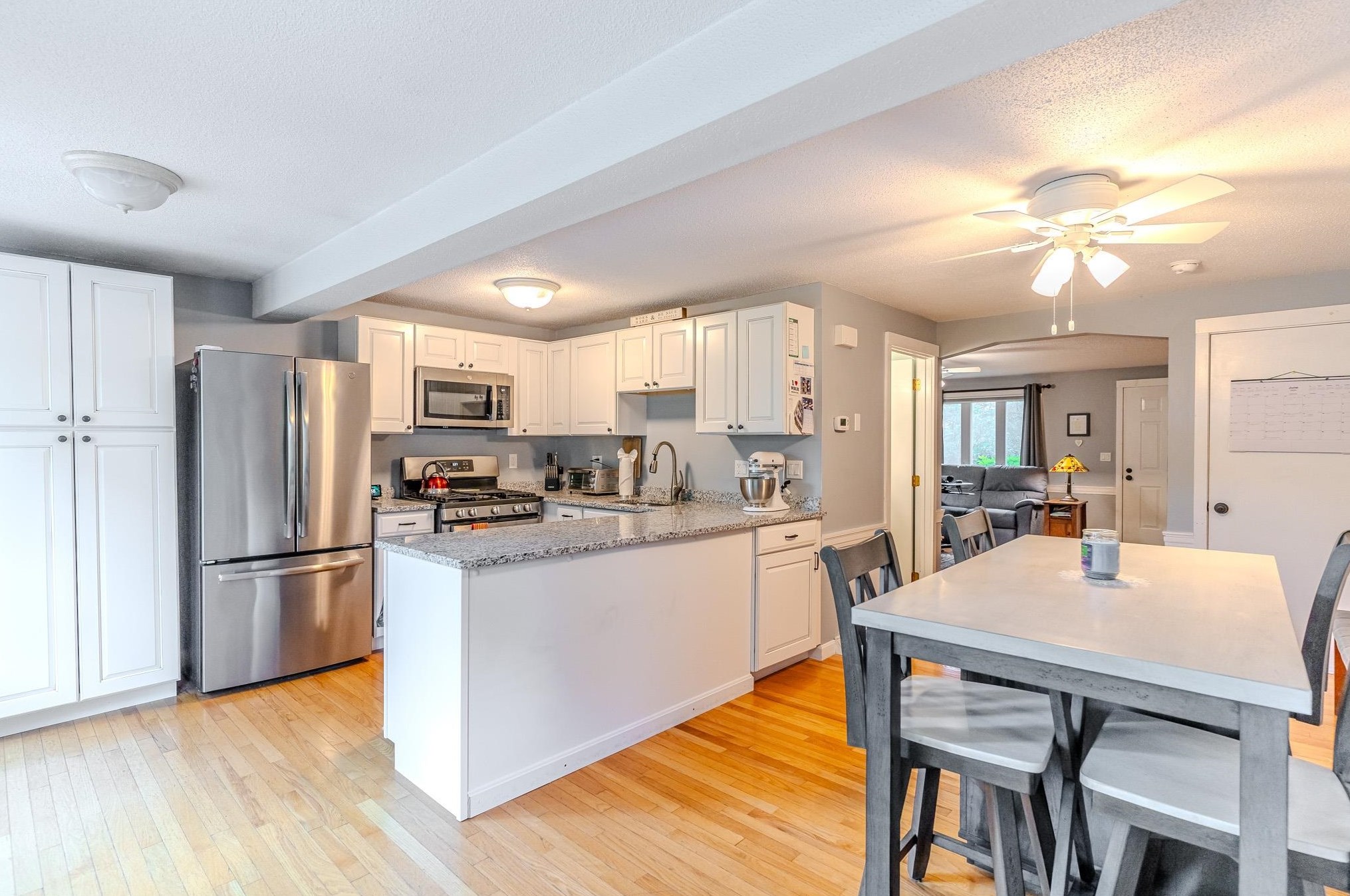 40 Sentry Way, Merrimack NH 03054-4407 exterior