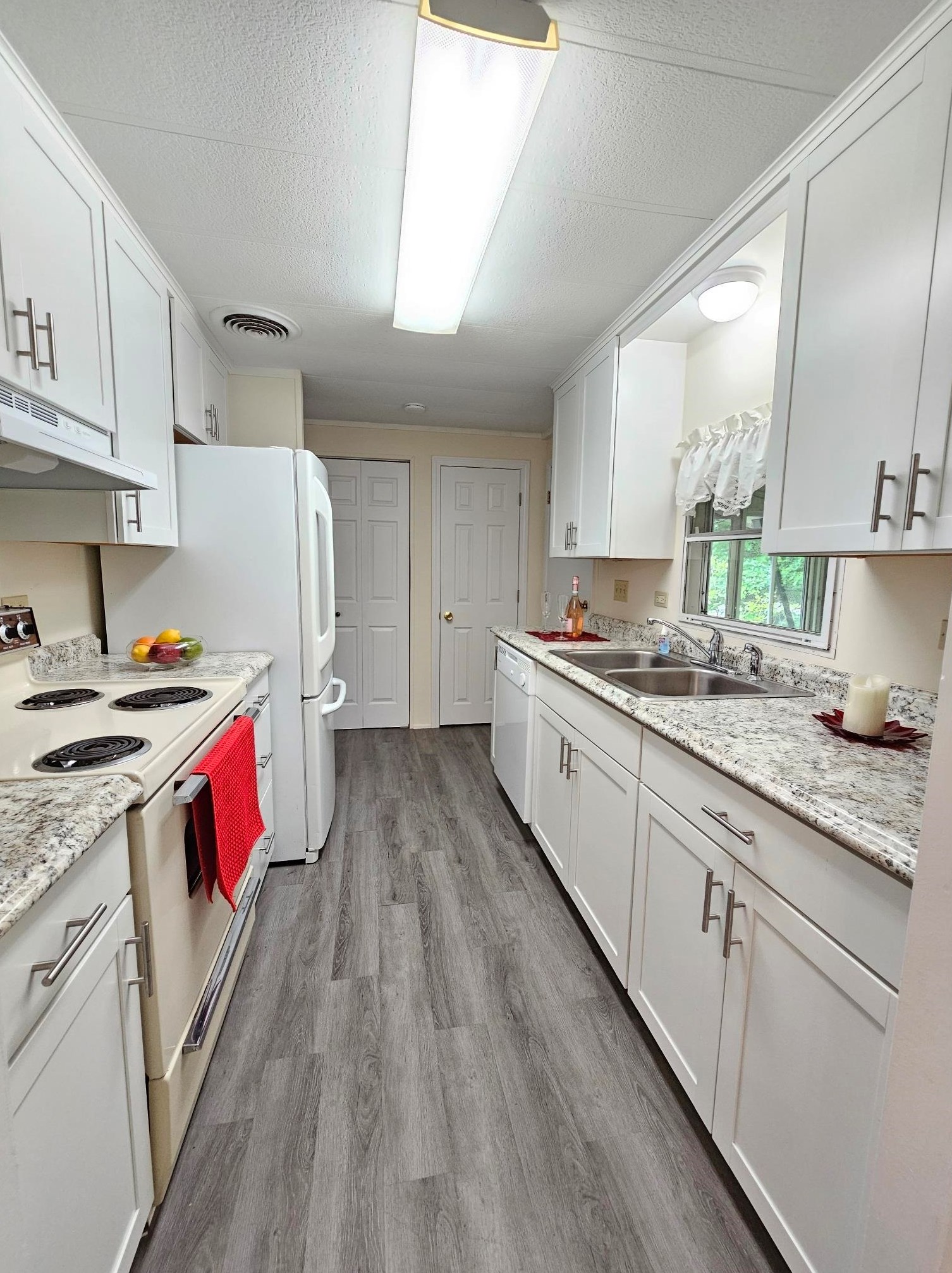 78 Fairfield Dr, Concord NH 03301-5279 exterior