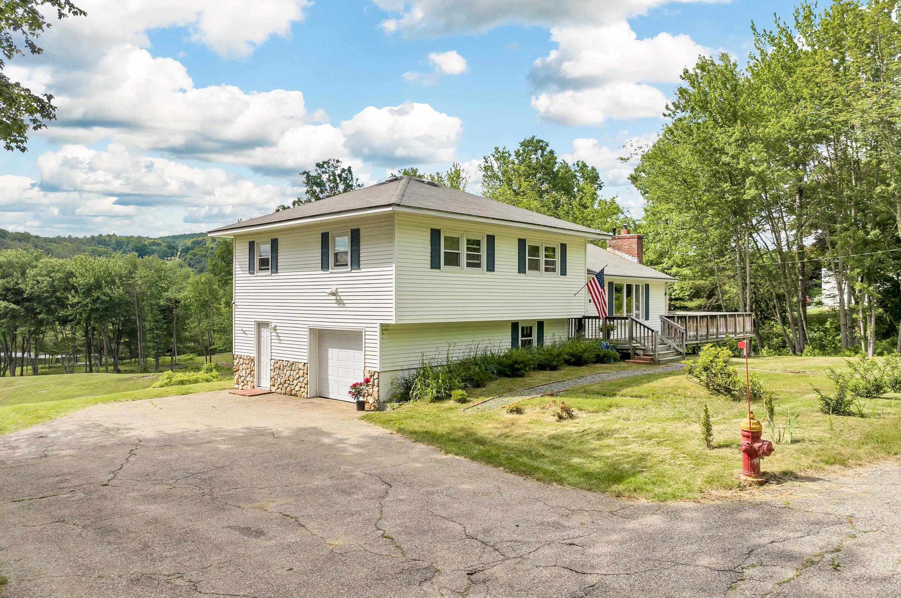 87 Thompson St, Ashland, NH 03217-4427