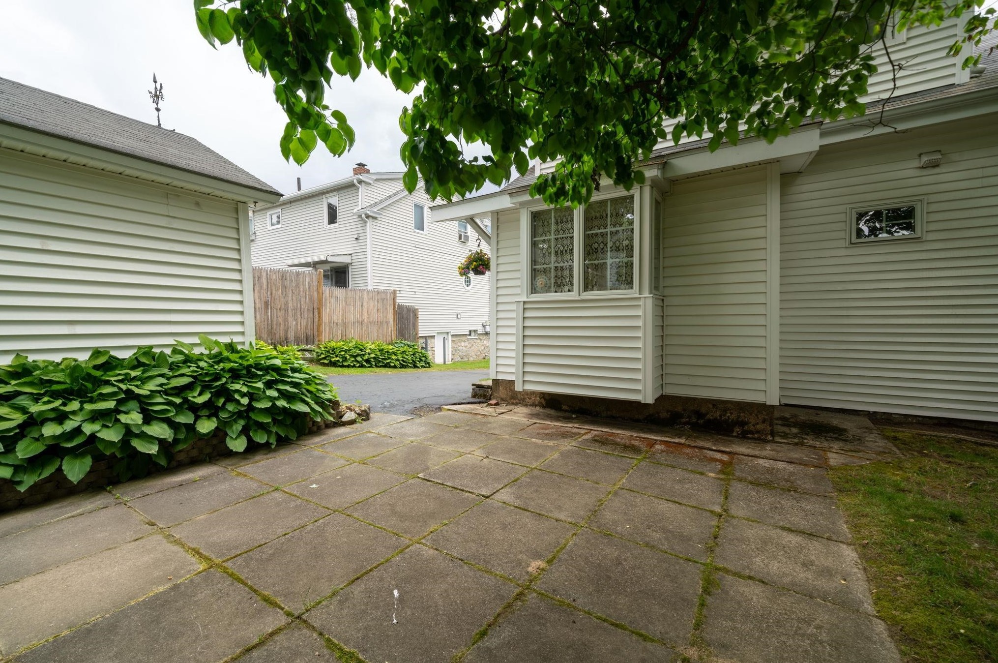 34 Garmon St, Manchester, NH 03104-5402