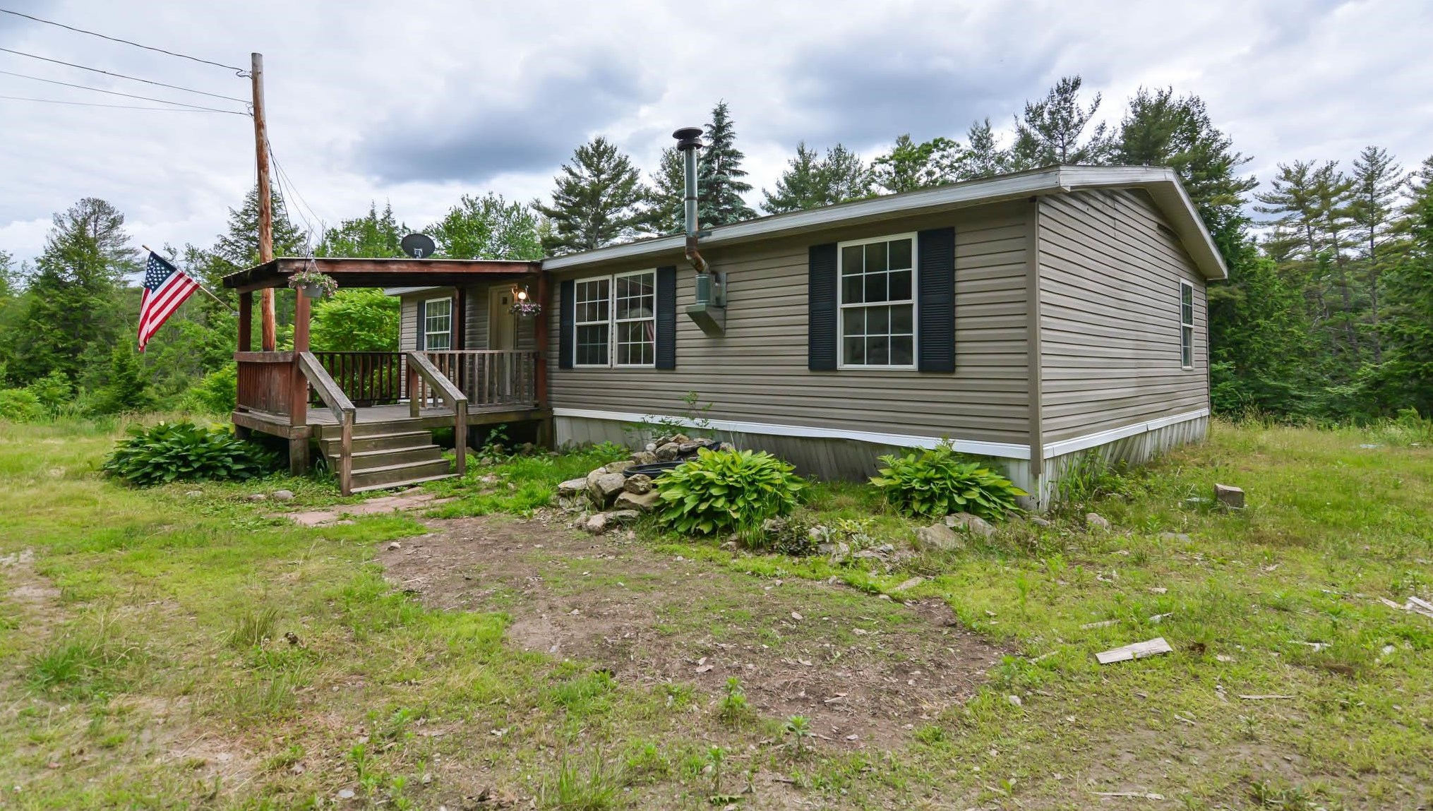 82 Anns Dr, Weare, NH 03281-4702