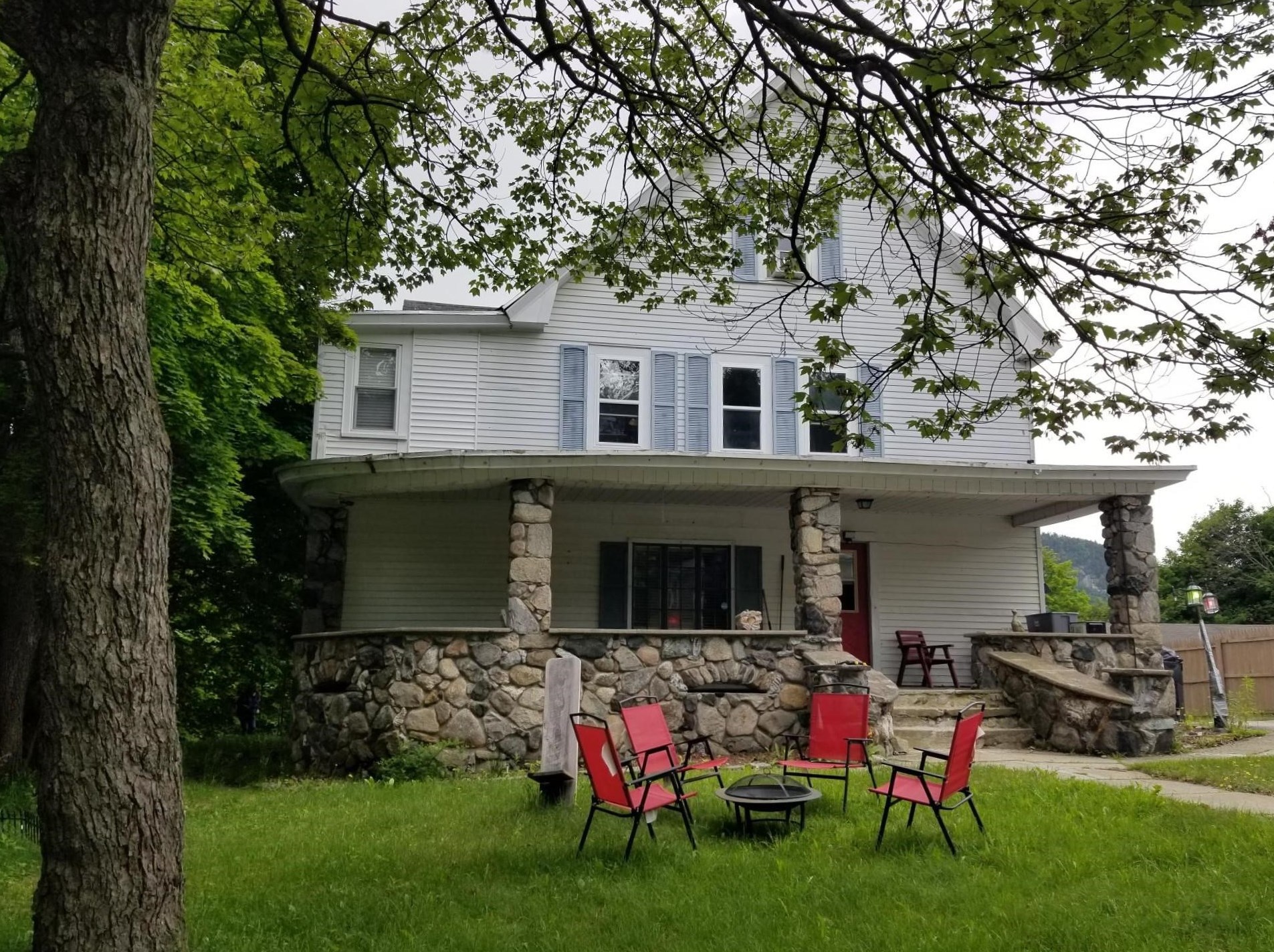53 Spring St, Berlin, NH 03570 exterior