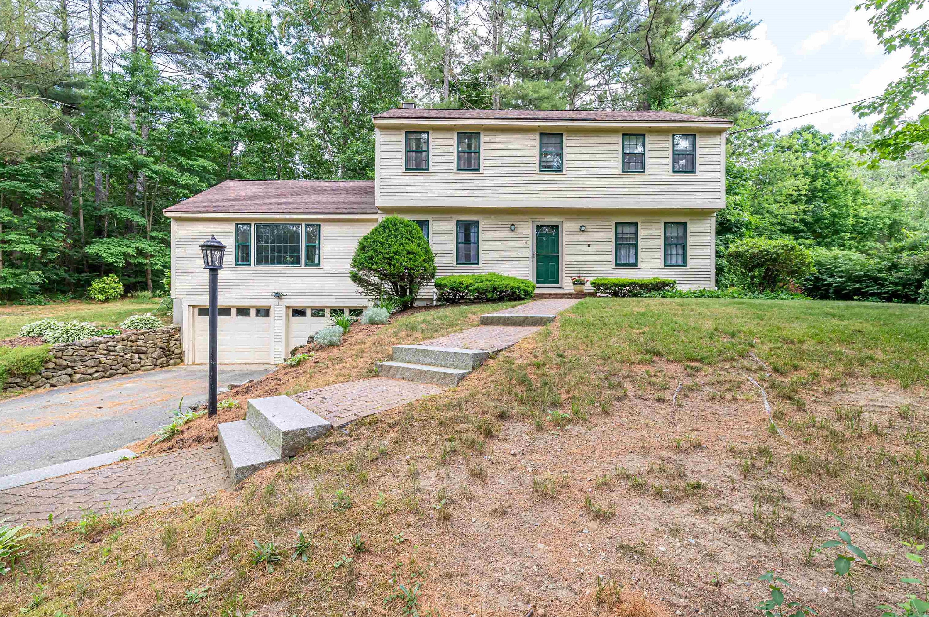 5 Northfield Rd, Amherst, NH 03031