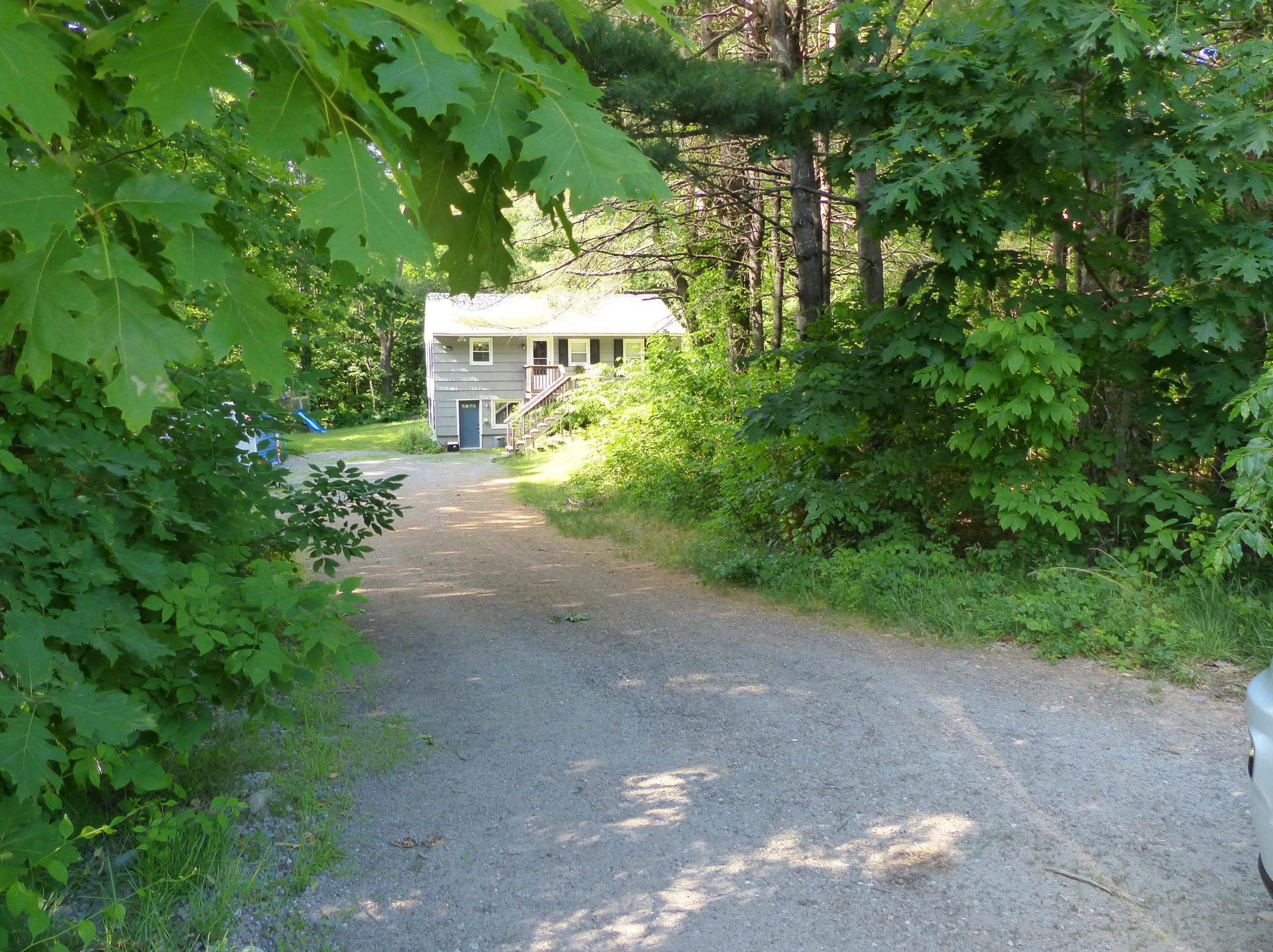 1127 Concord Stage Rd, Weare, NH 03281