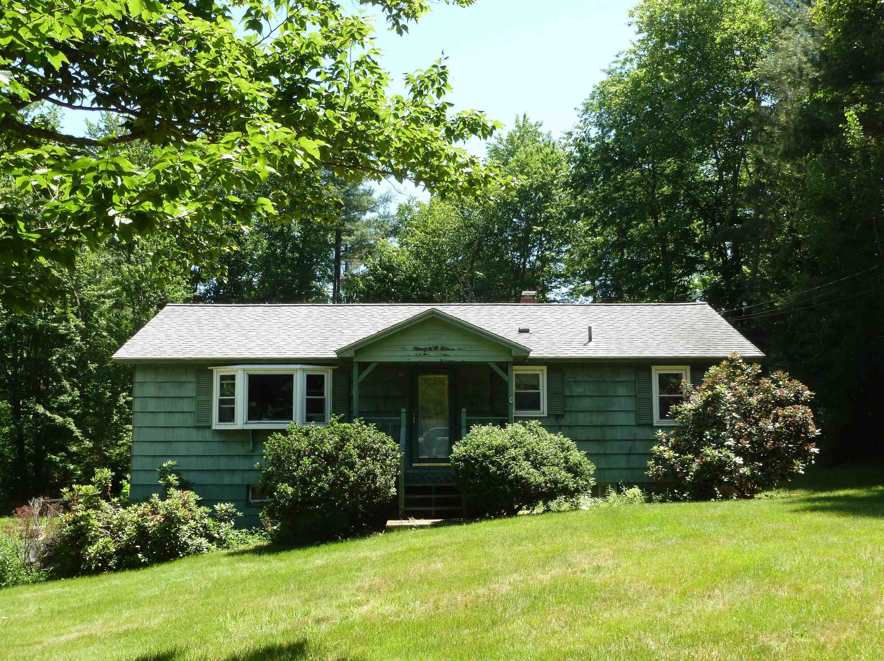 94 Chester Rd, Raymond, NH 03077-2017