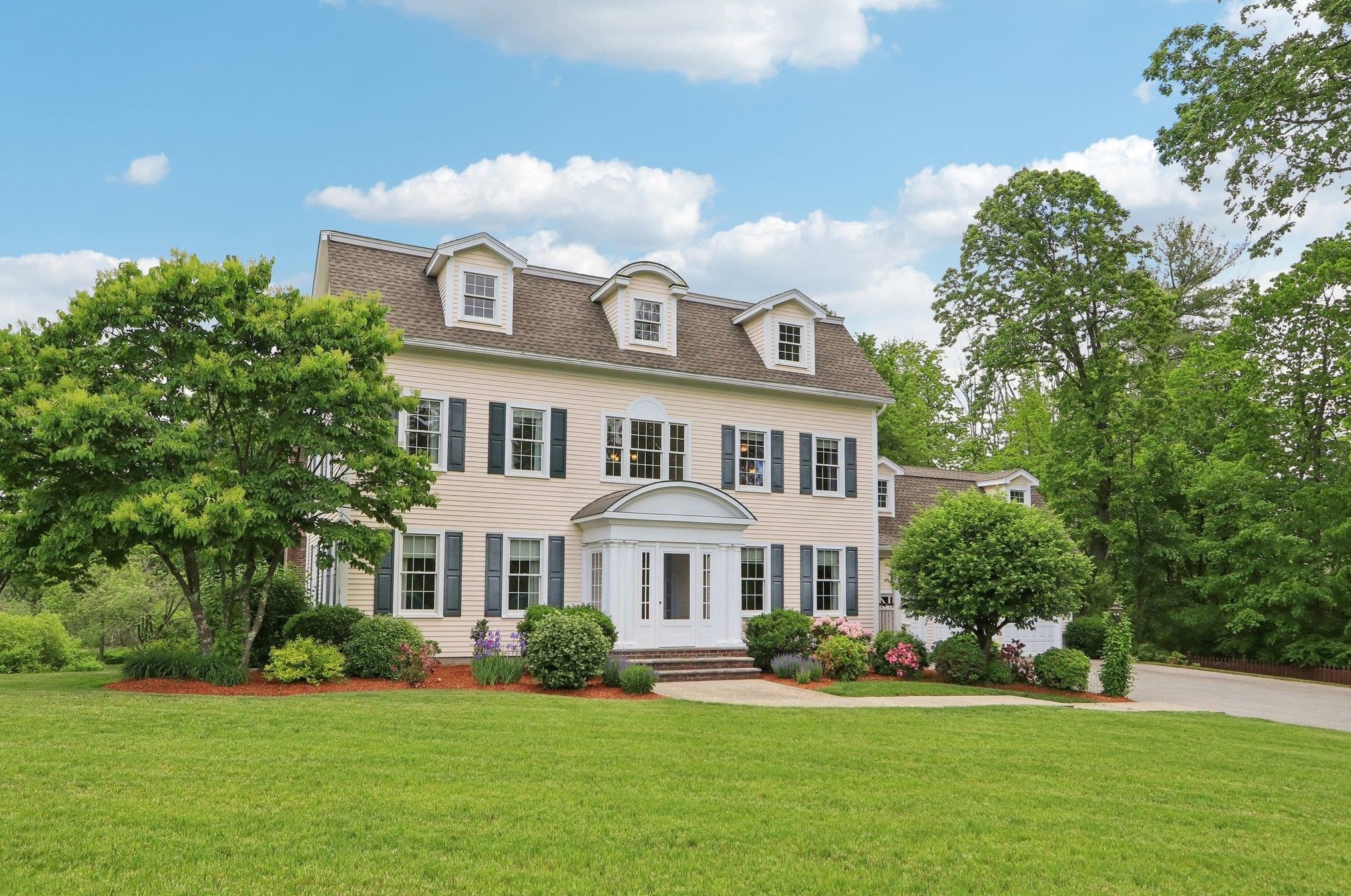 4 Copper Beech Rd, Salem, NH 03079