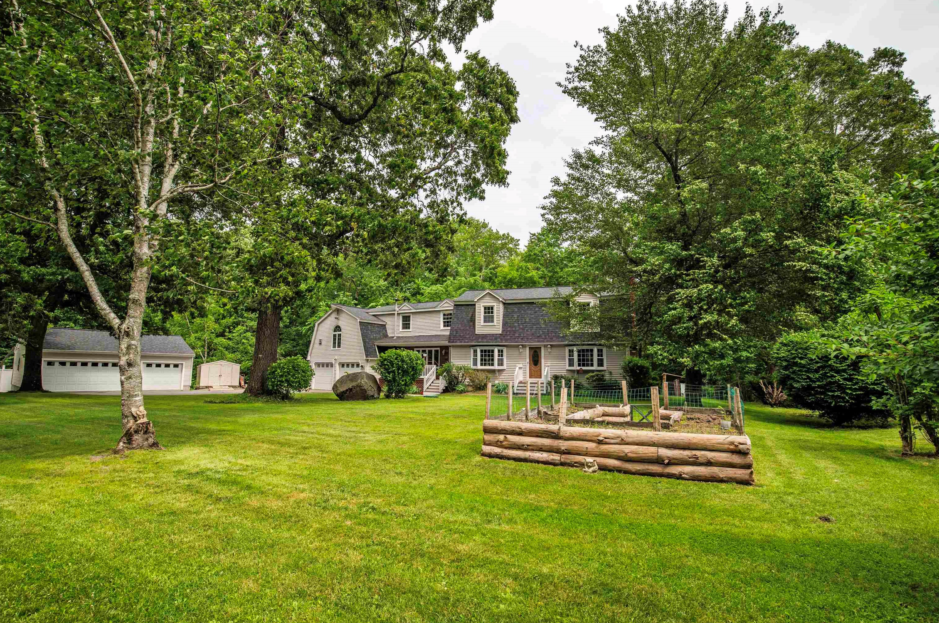 37 Blueberry Cir, Pelham, NH 03076