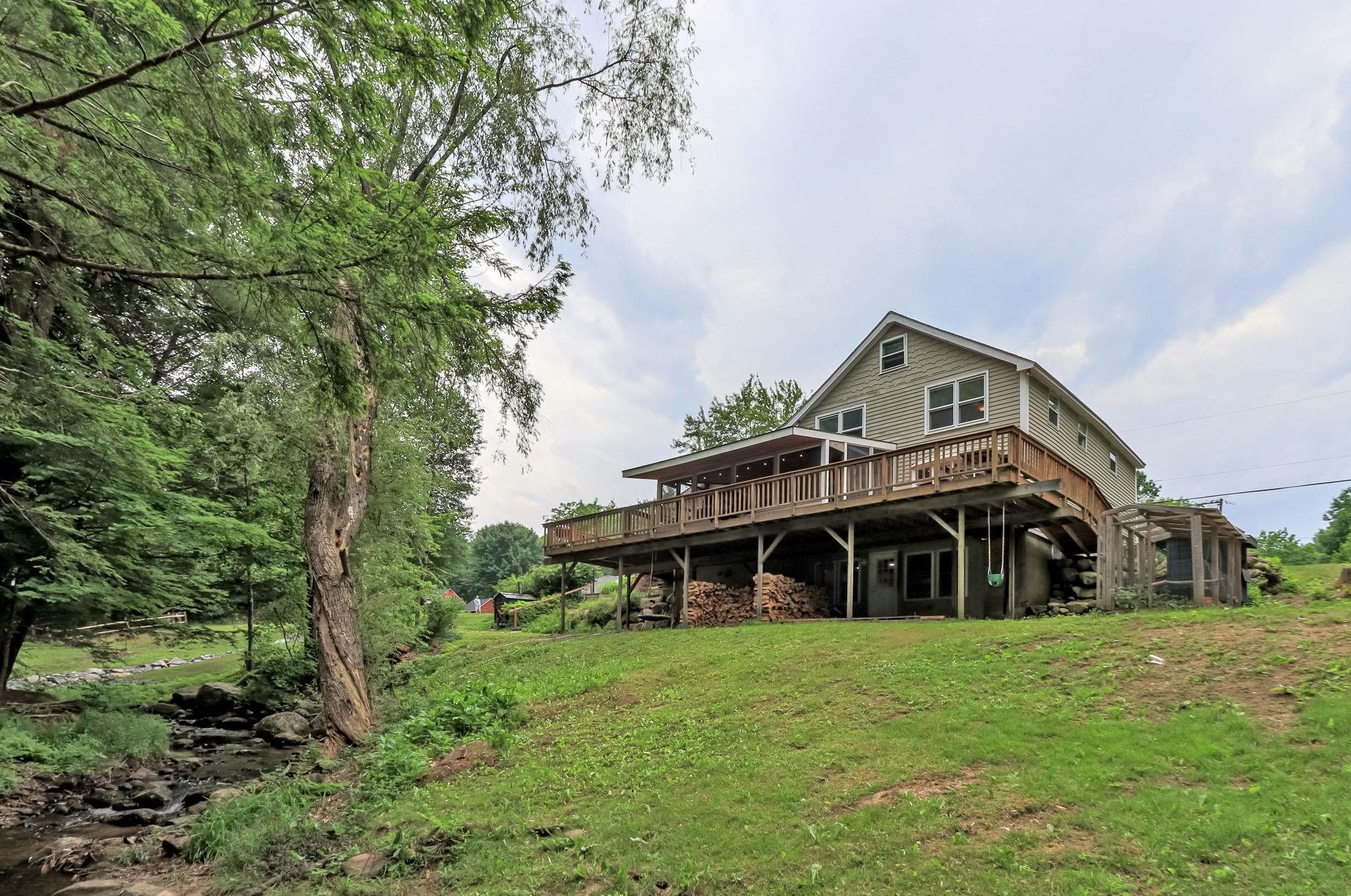 5 Hillsdale Dr, Goffstown, NH 03045