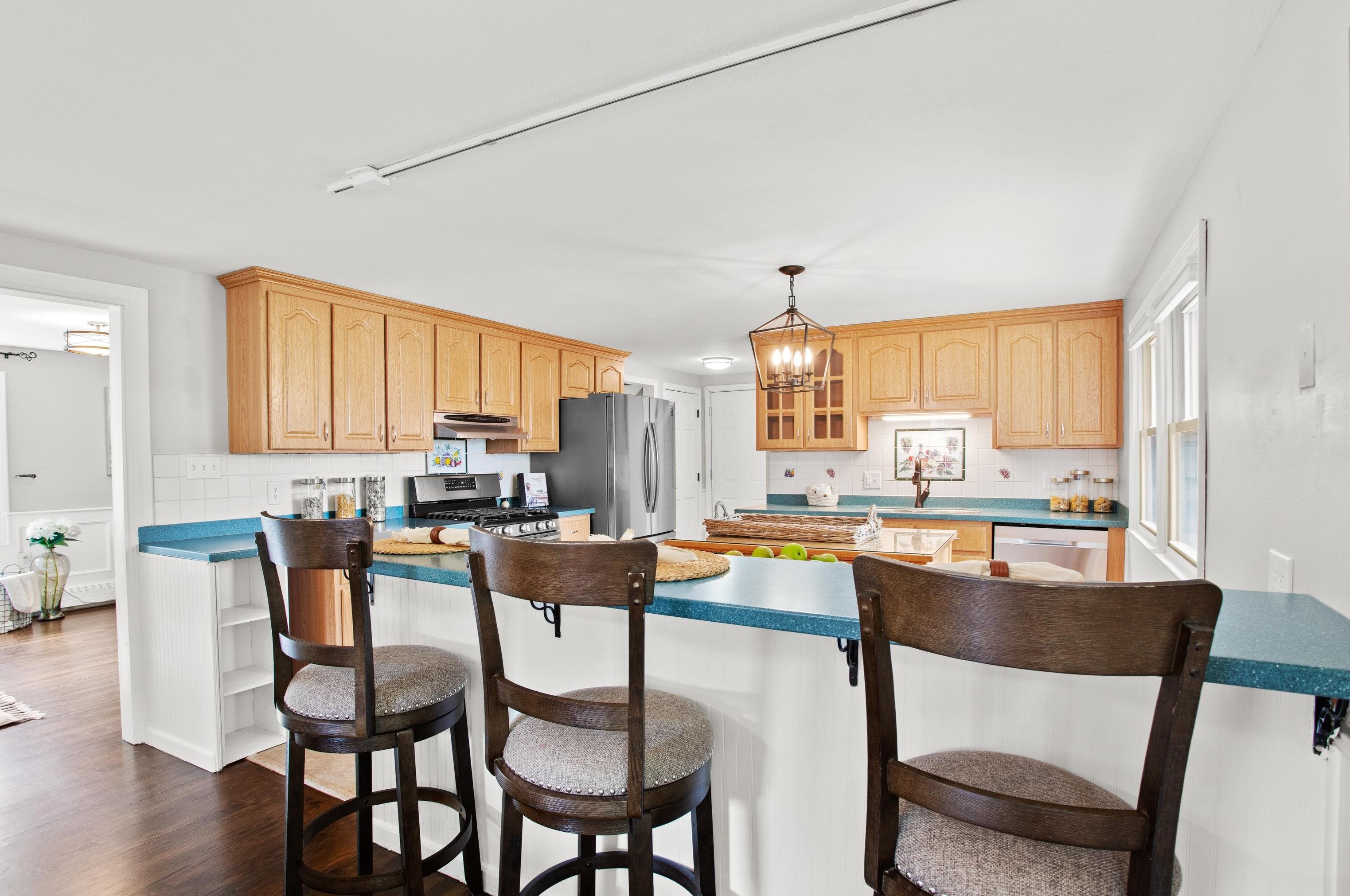 29 Jo Ellen Dr, Merrimack NH  03054-3944 exterior