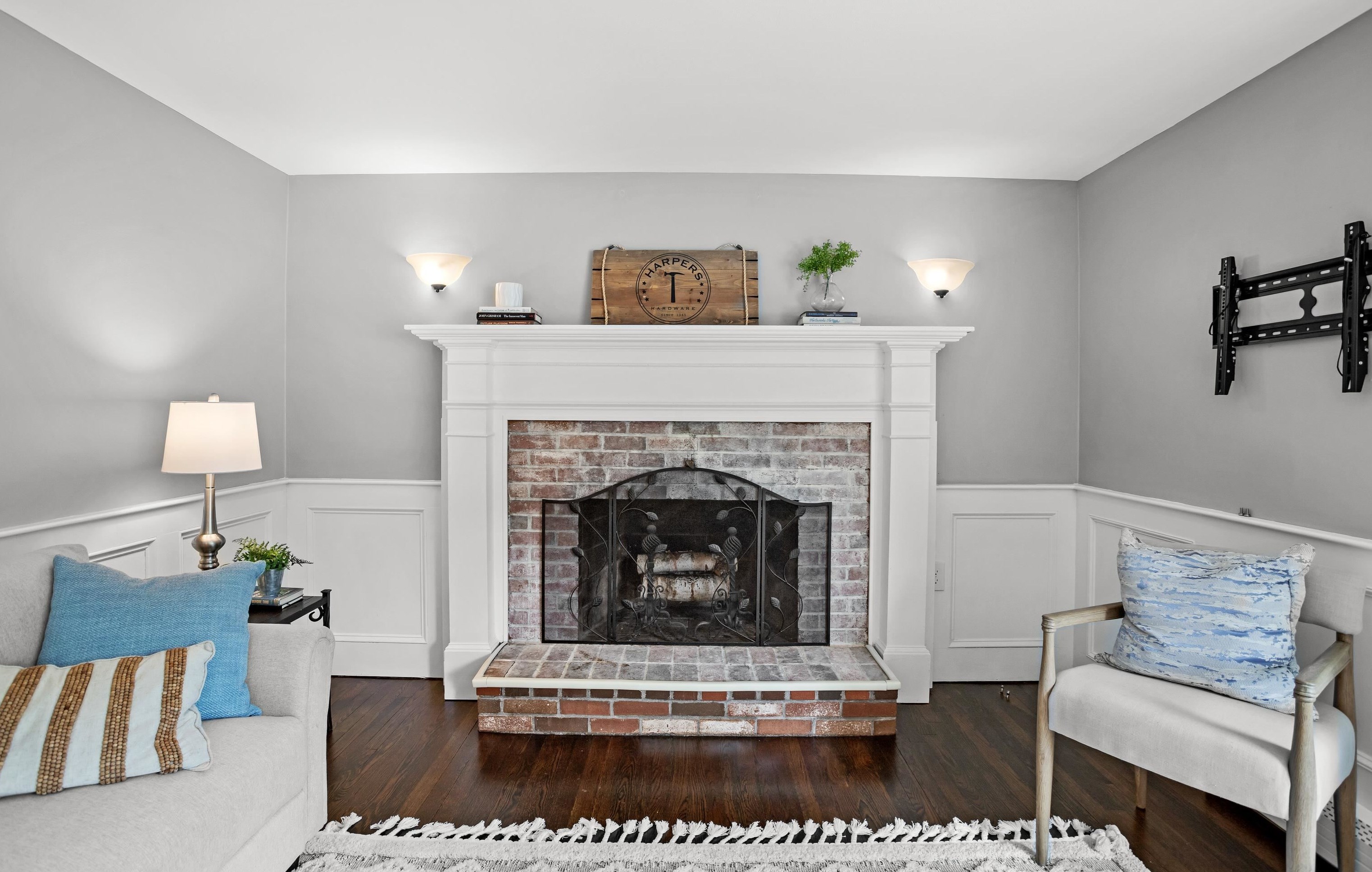 29 Jo Ellen Dr, Merrimack NH  03054-3944 exterior