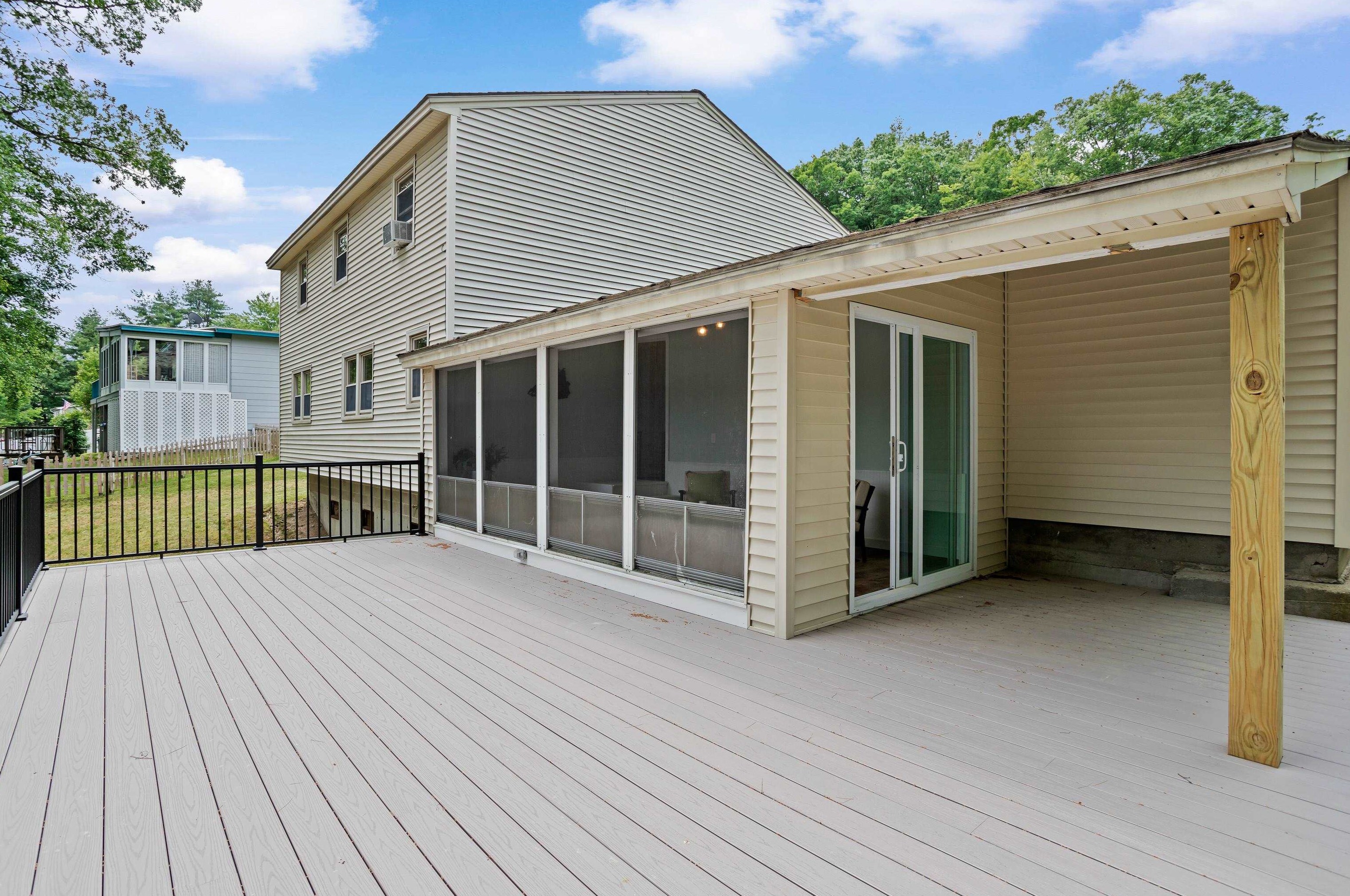 29 Jo Ellen Dr, Merrimack NH  03054-3944 exterior