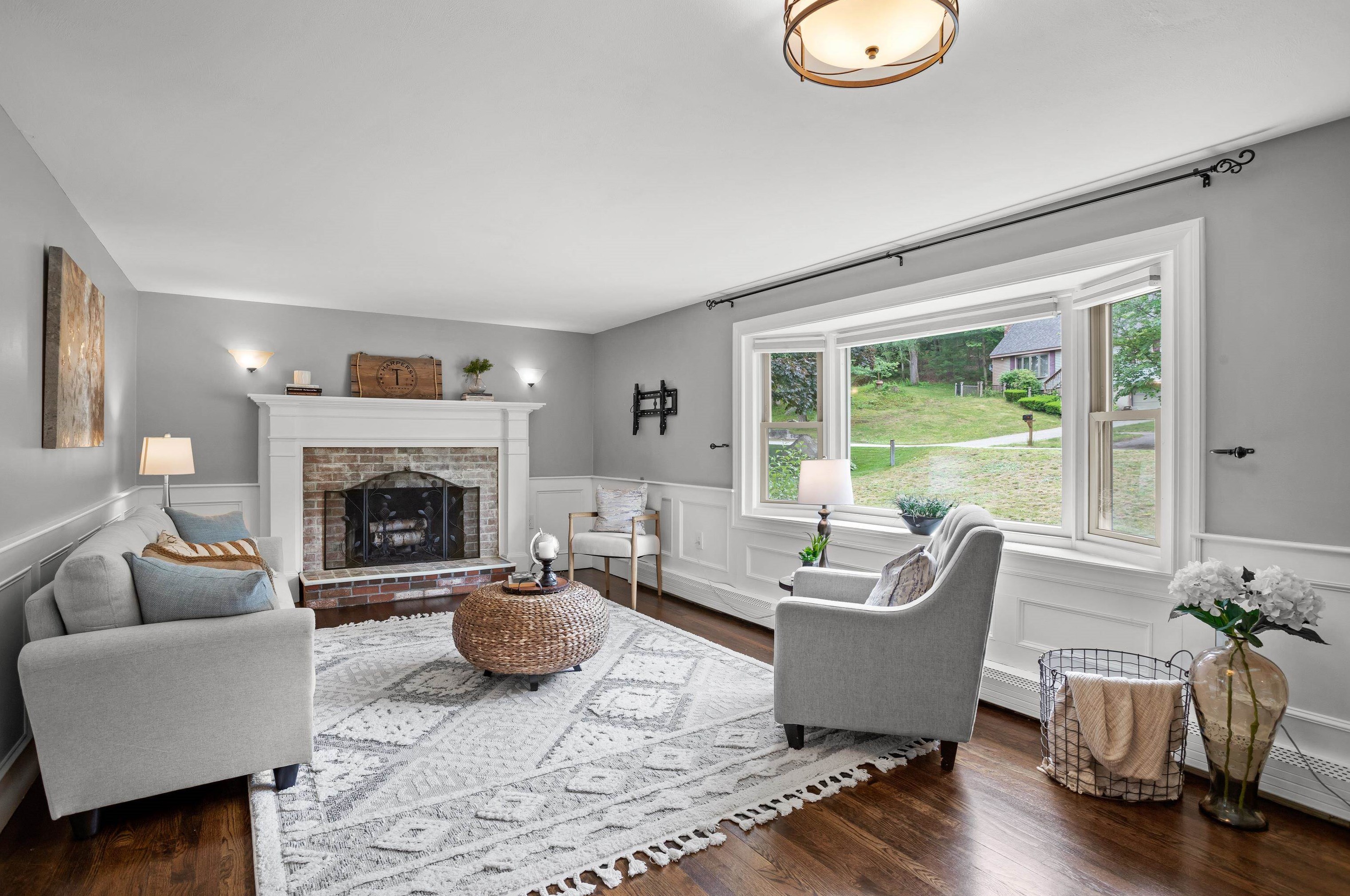 29 Jo Ellen Dr, Merrimack NH  03054-3944 exterior