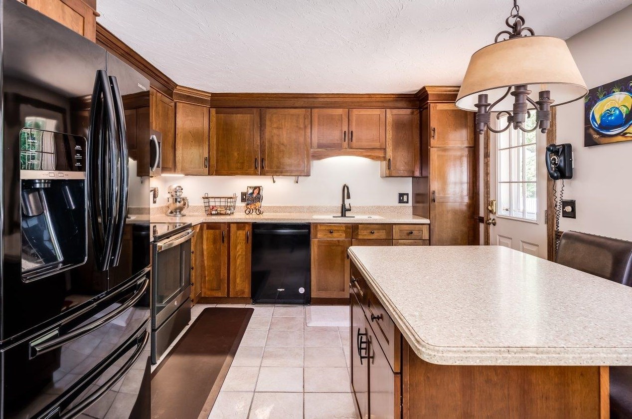 3 Wildwood Ln, Rochester, NH 03867