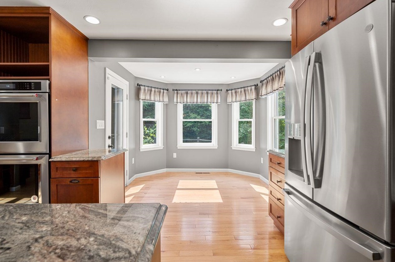 23 Merrymeeting Dr, Merrimack NH  03054-2934 exterior