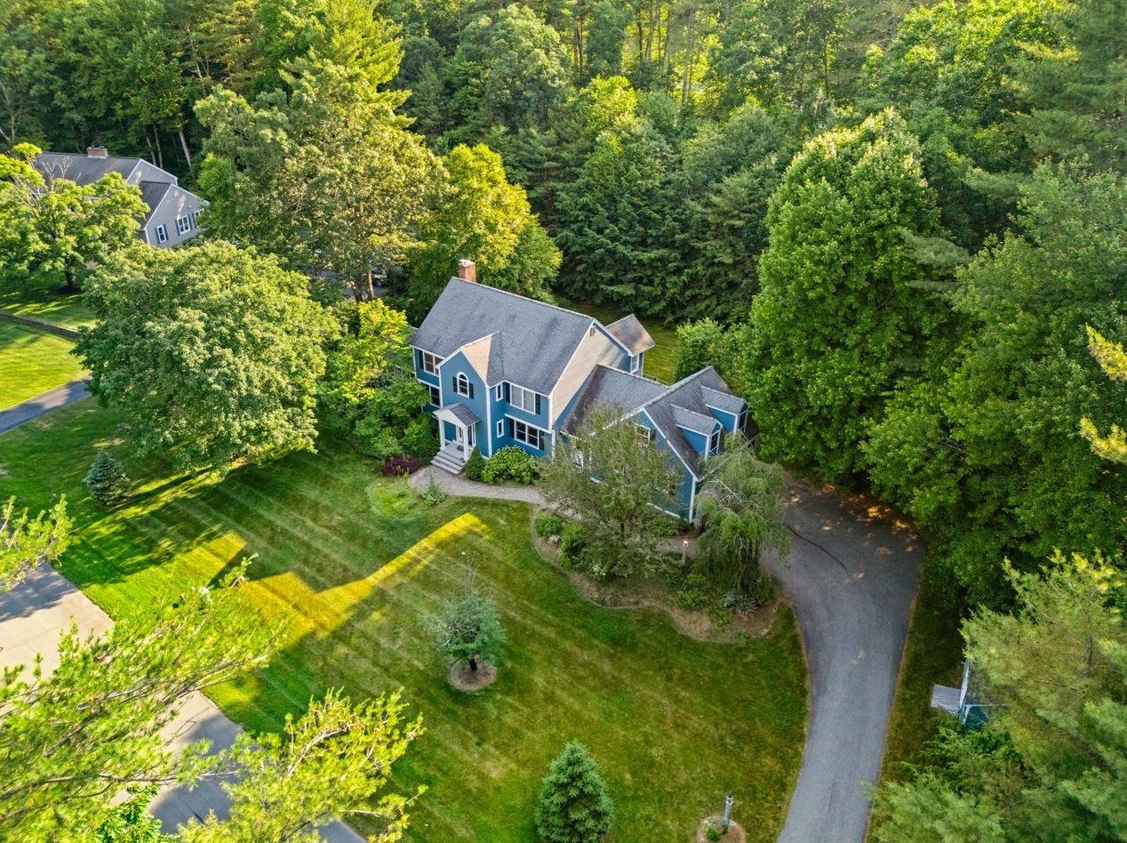 23 Merrymeeting Dr, Merrimack NH  03054-2934 exterior